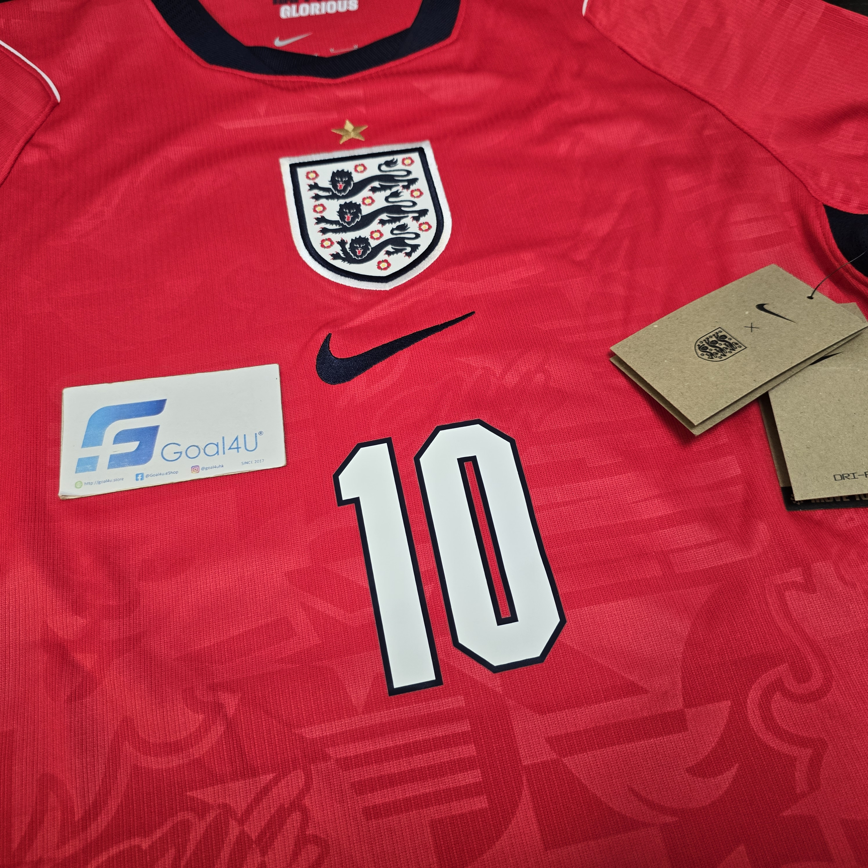 經典三色重現 Nike England 英格蘭 2026-27 作客球迷版球衣 (可加印字章) IB5361