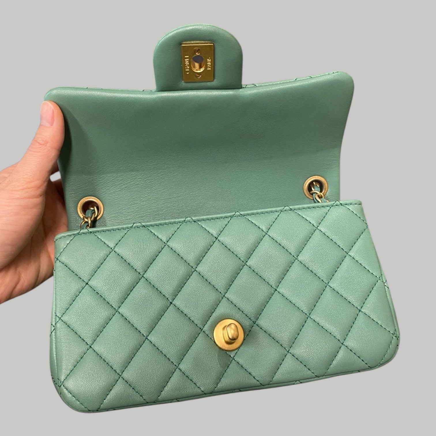 Chanel Lambskin 金球