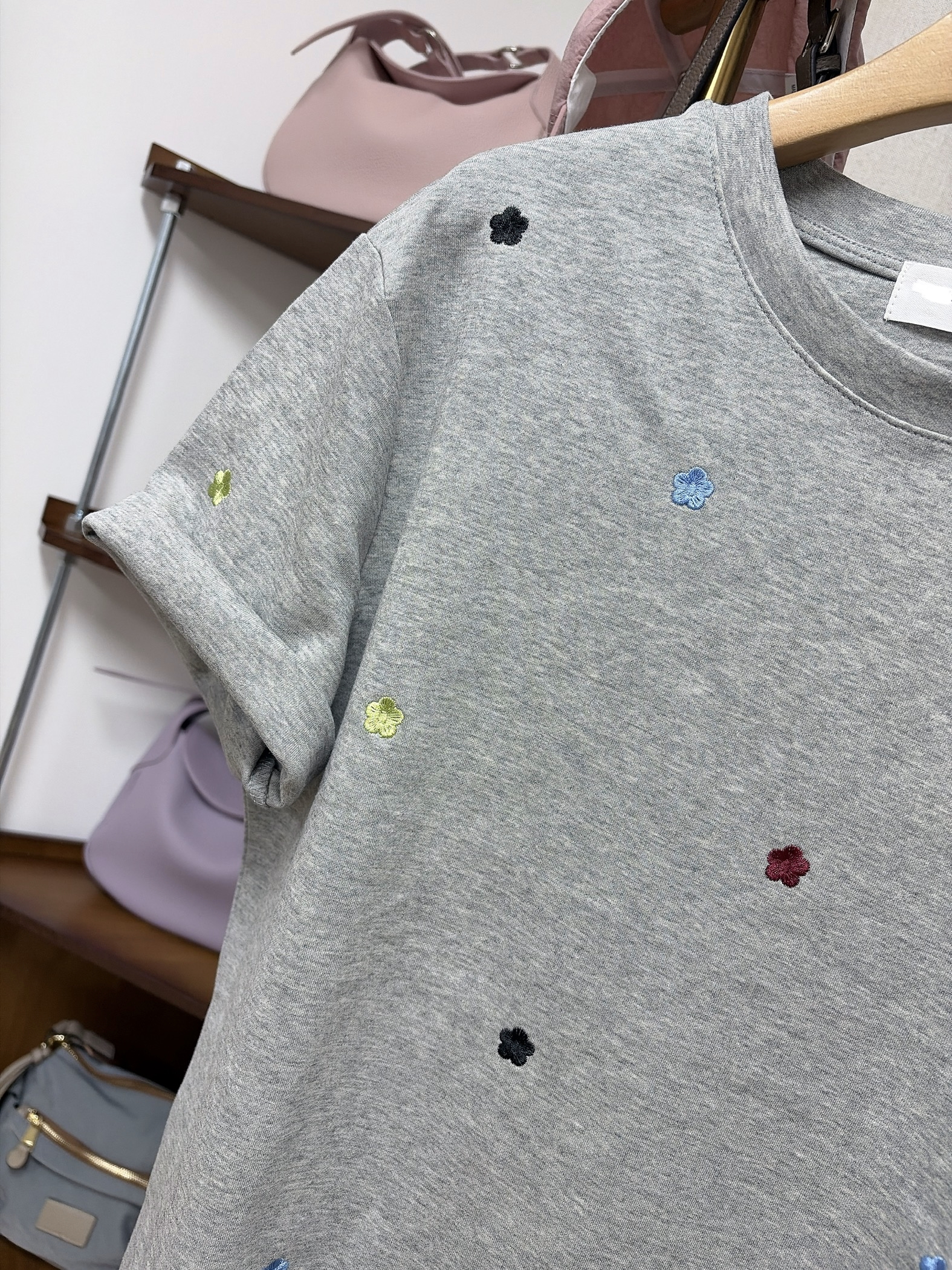 刺繡花花滑tee