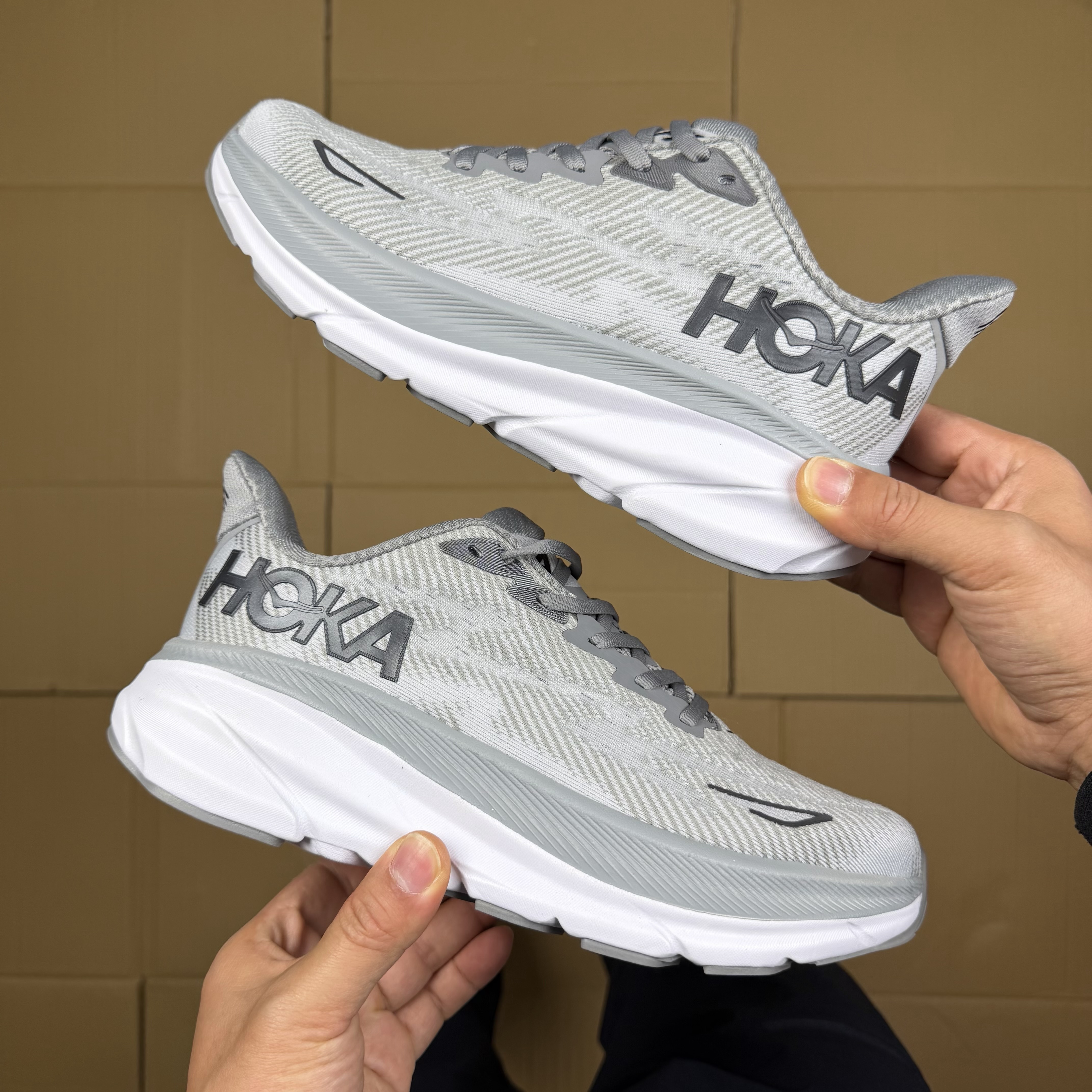 Hoka Clifton 9