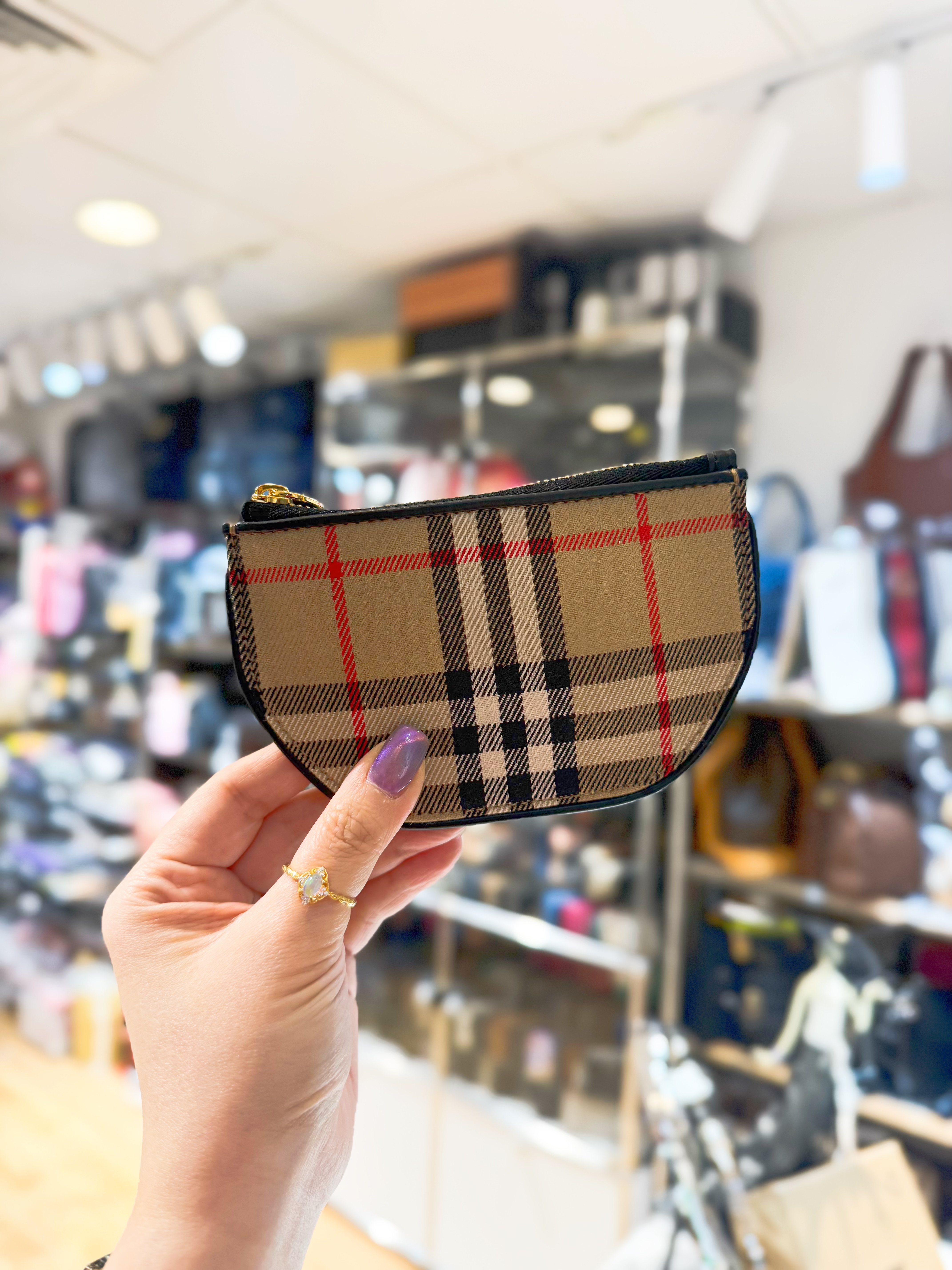 Burberry coin purse check/half moon