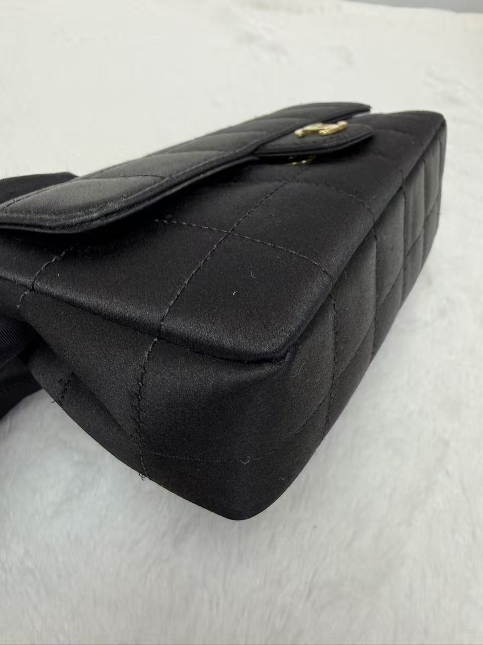 Chanel 香奈兒 冰格MiniCF綢緞配山茶花手機包「罕有精品」