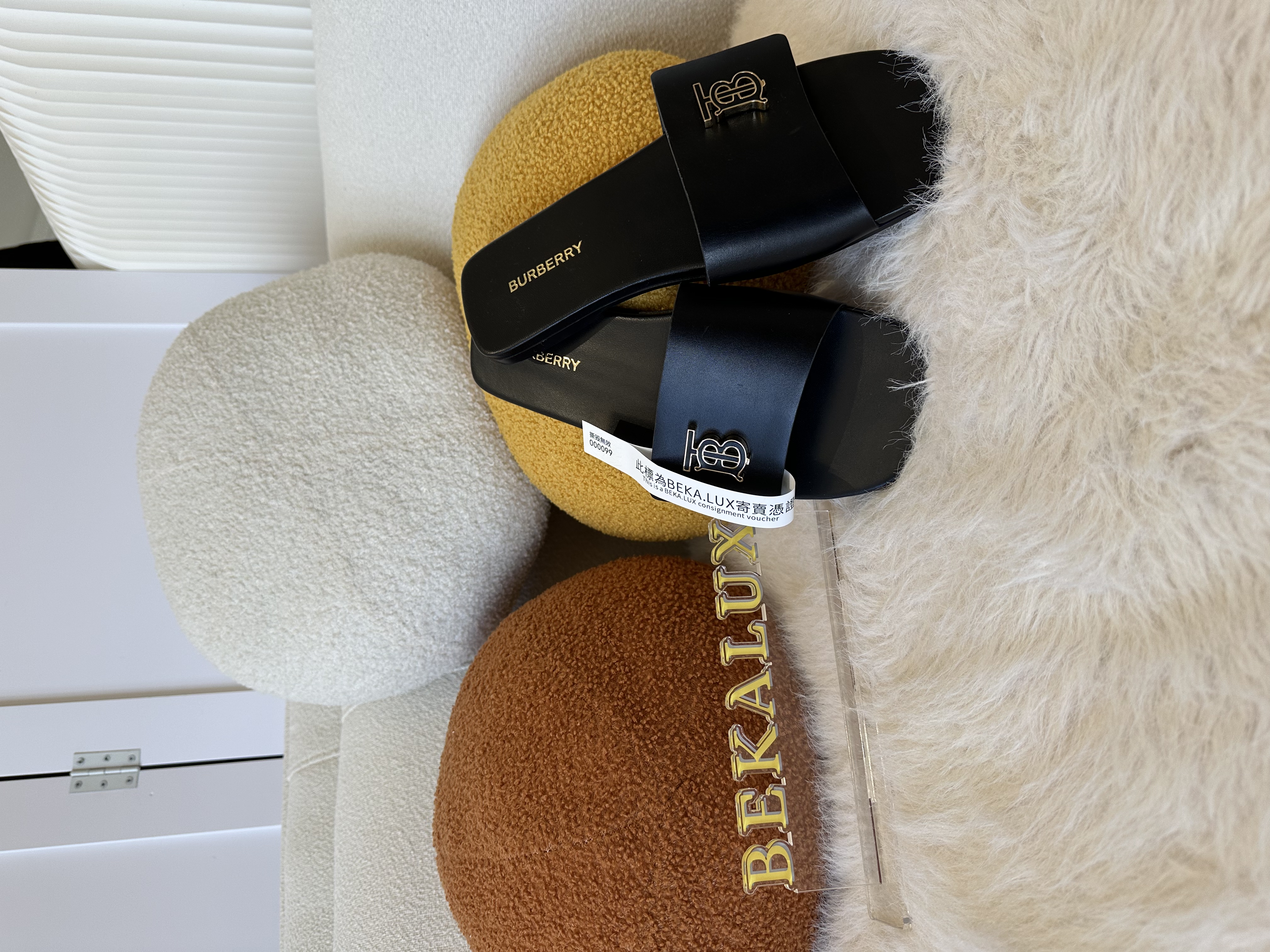 Unused Item BURBERRY Sandal / Product Code: 25051502