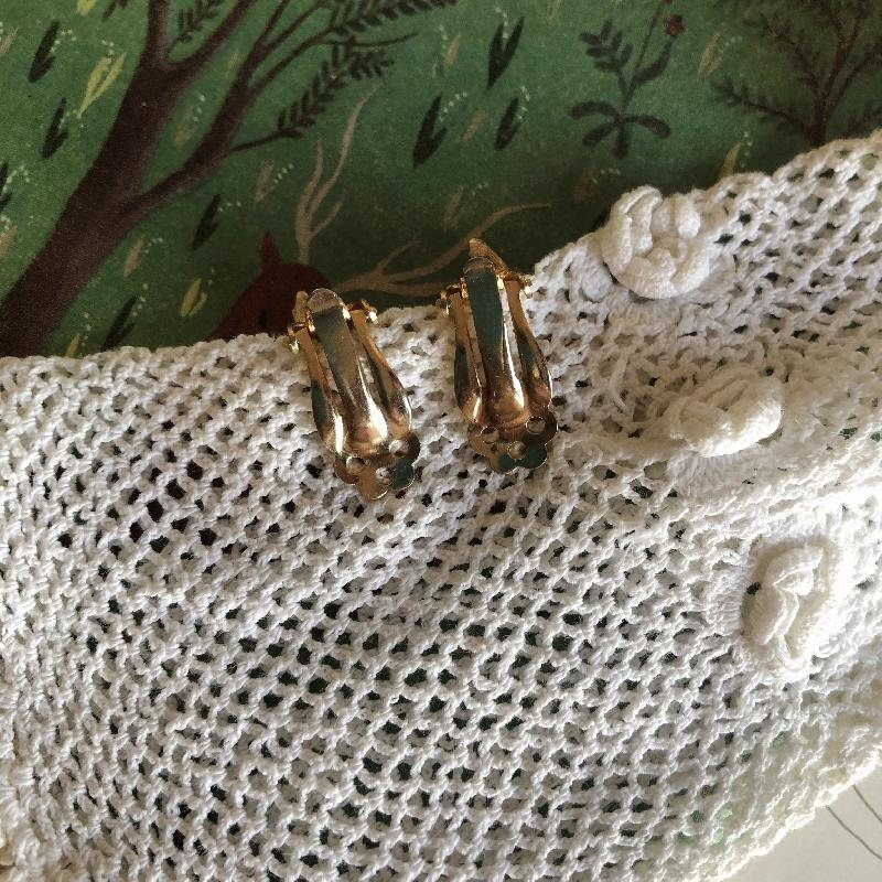 RARE! C.a. 1950-60s Designer Quality Champagne Gold Wheat Crop Clip Earrings (MT1100-6)