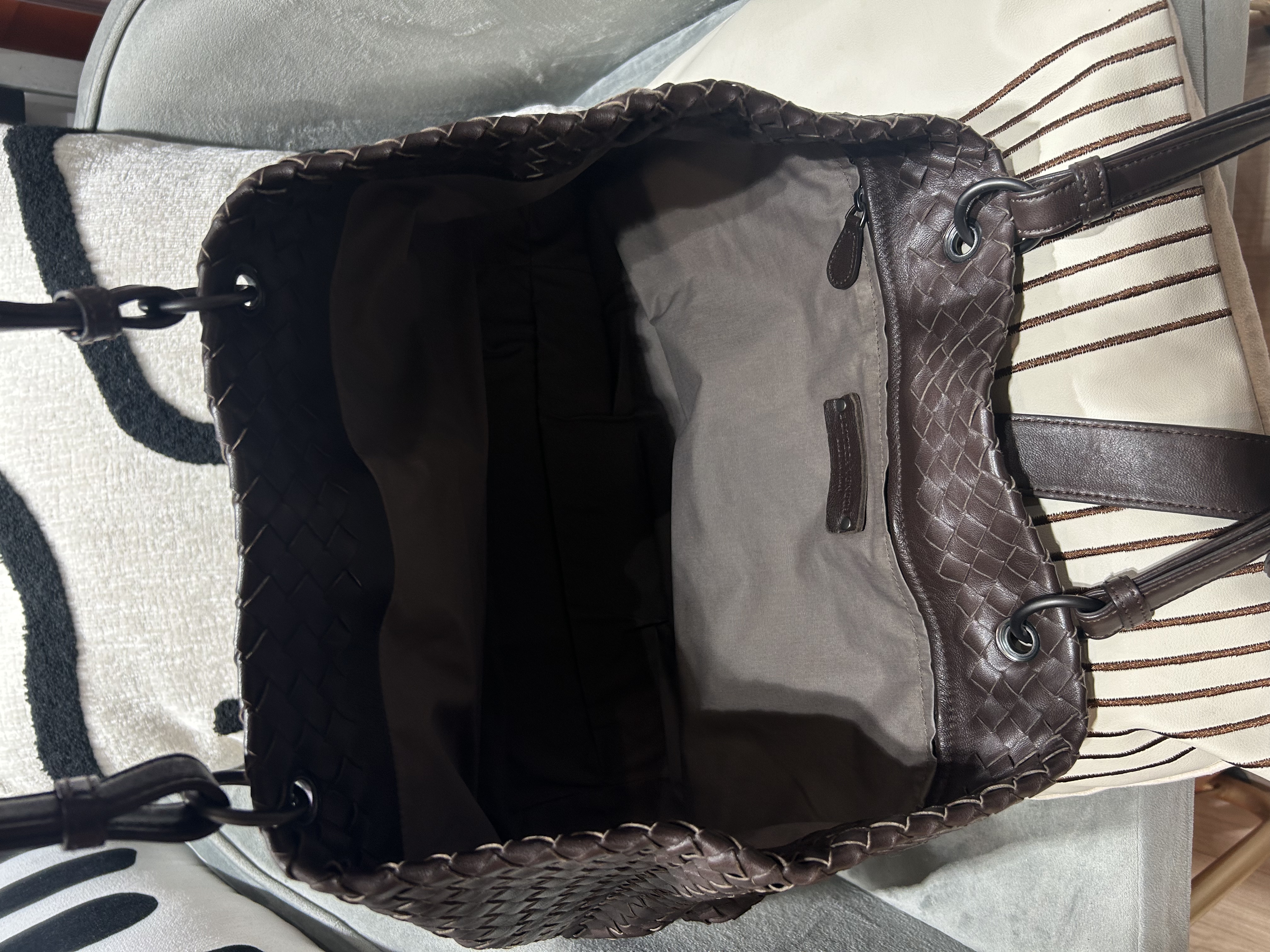 Bottega Veneta BV Intreccio Shoulder Bag Brown 100%Authentic, 95%New