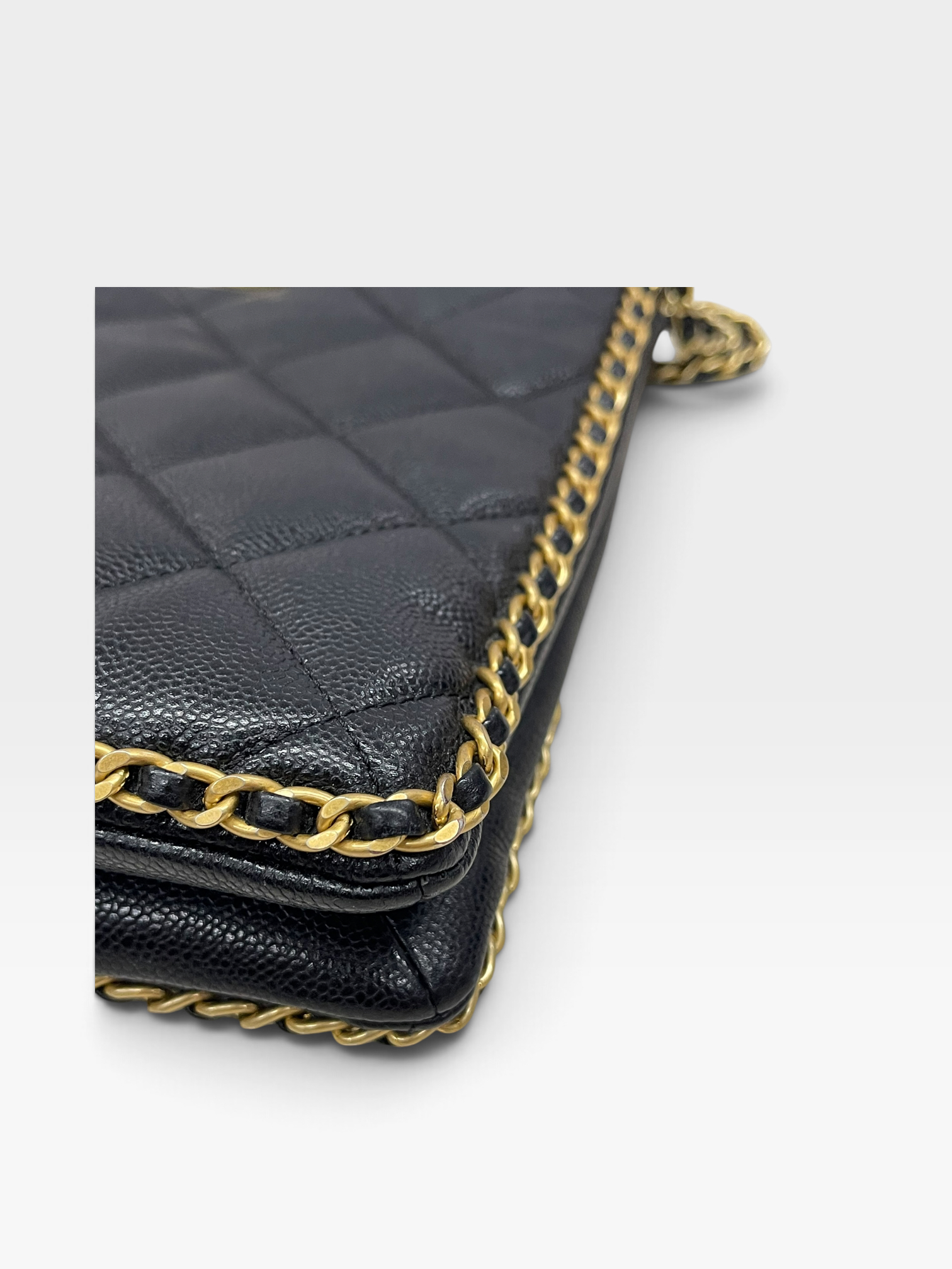 Pre-Owned CHANEL Small Shopping Bag / Product Code: 091010