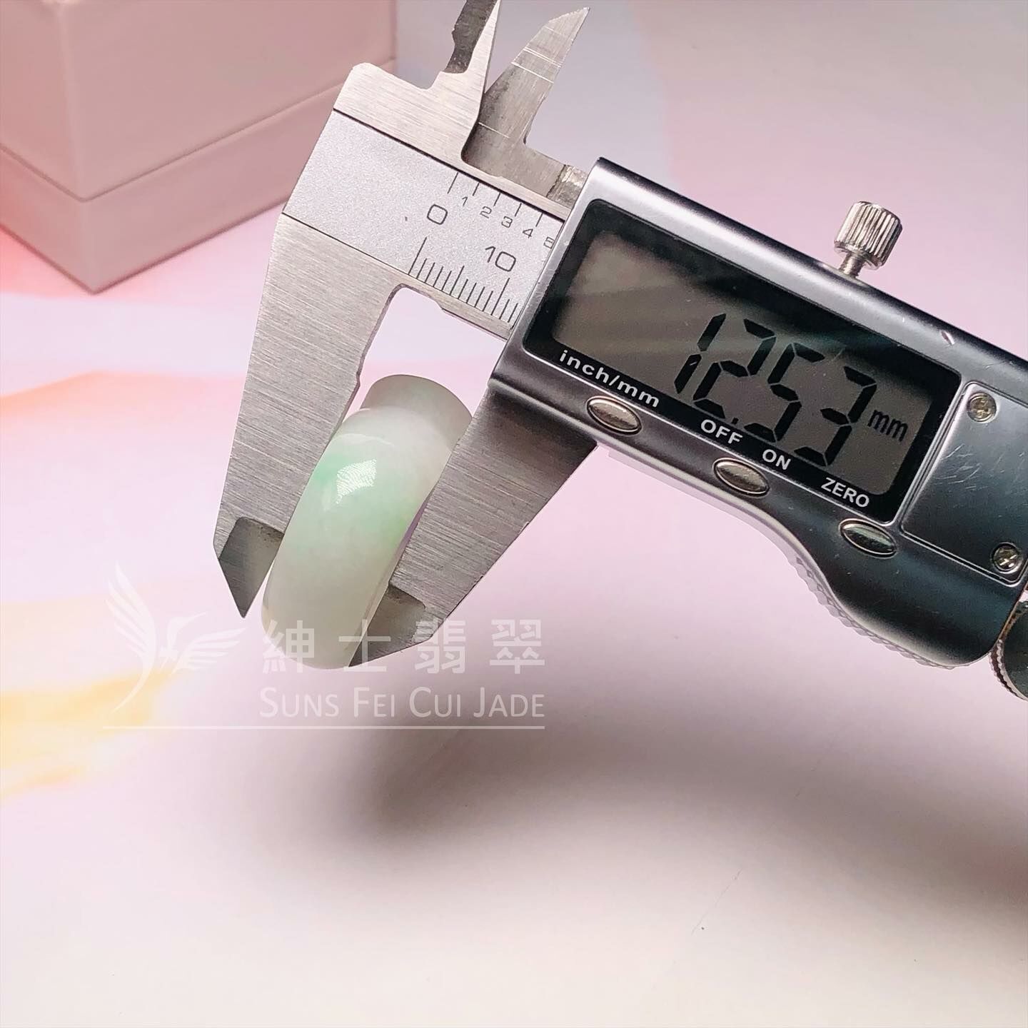 春彩馬鞍戒指連芯(港圈23.5號)