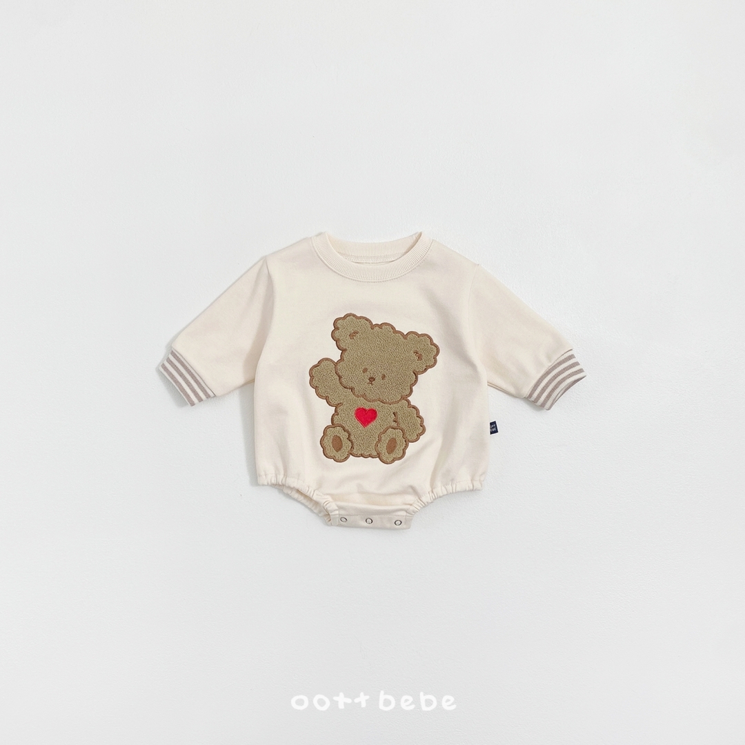 🌸預訂 韓國直送🌸🇰🇷OOTTBEBE兩色大熊仔毛毛貼花長袖包屁衣