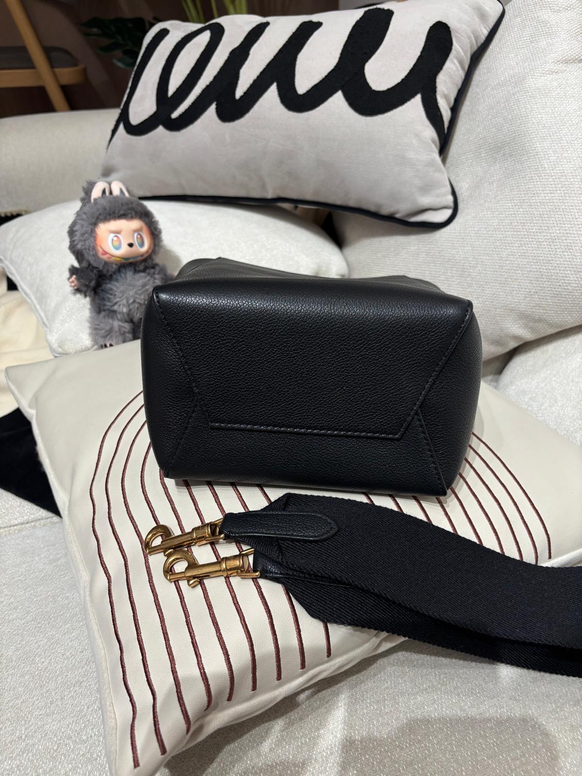 Celine sangle small bucket 黑色牛皮 New Logo 100%Authentic,98%new ✅strap✅塵袋 