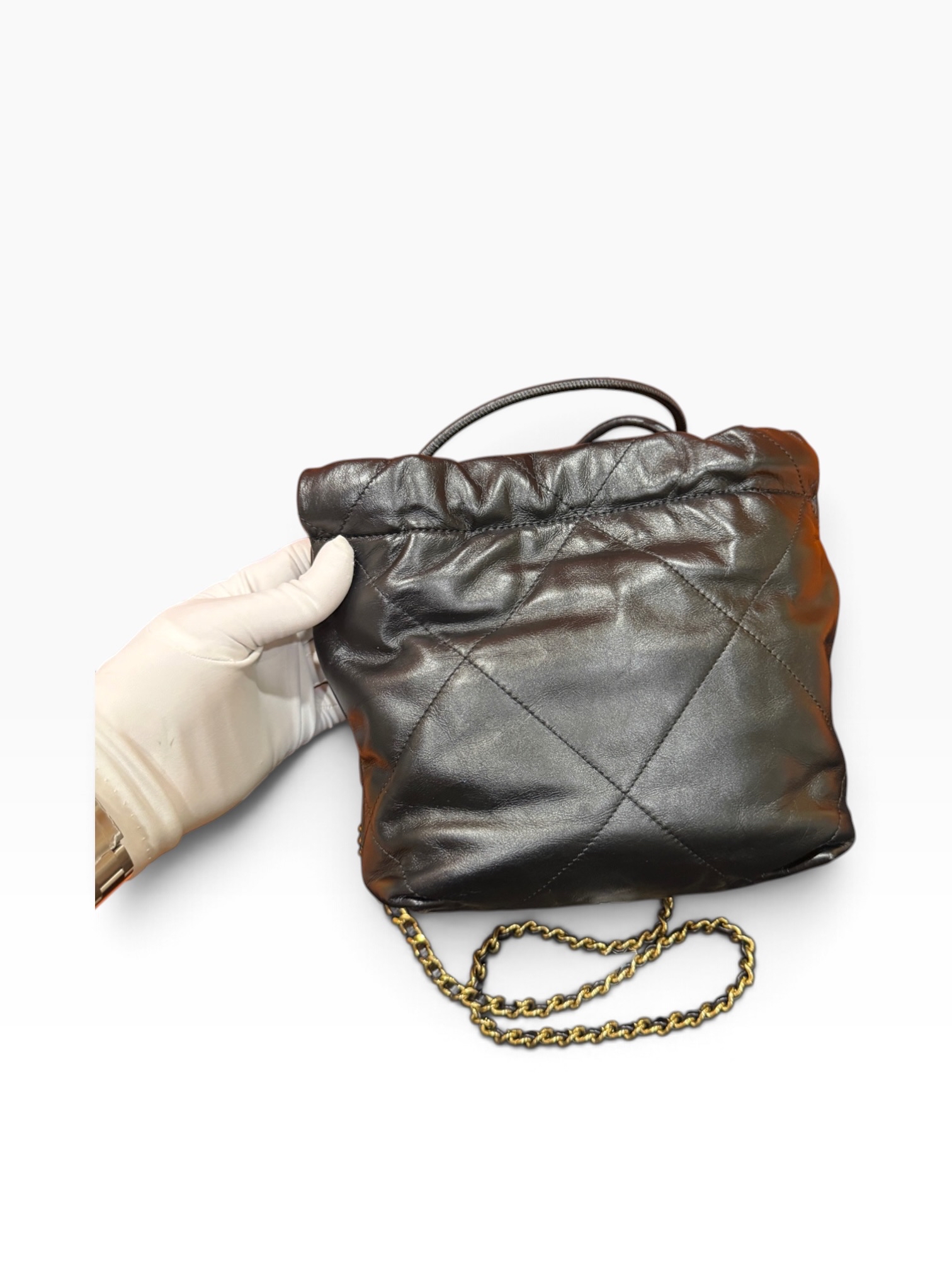 Pre owned chanel 22 bag A10301