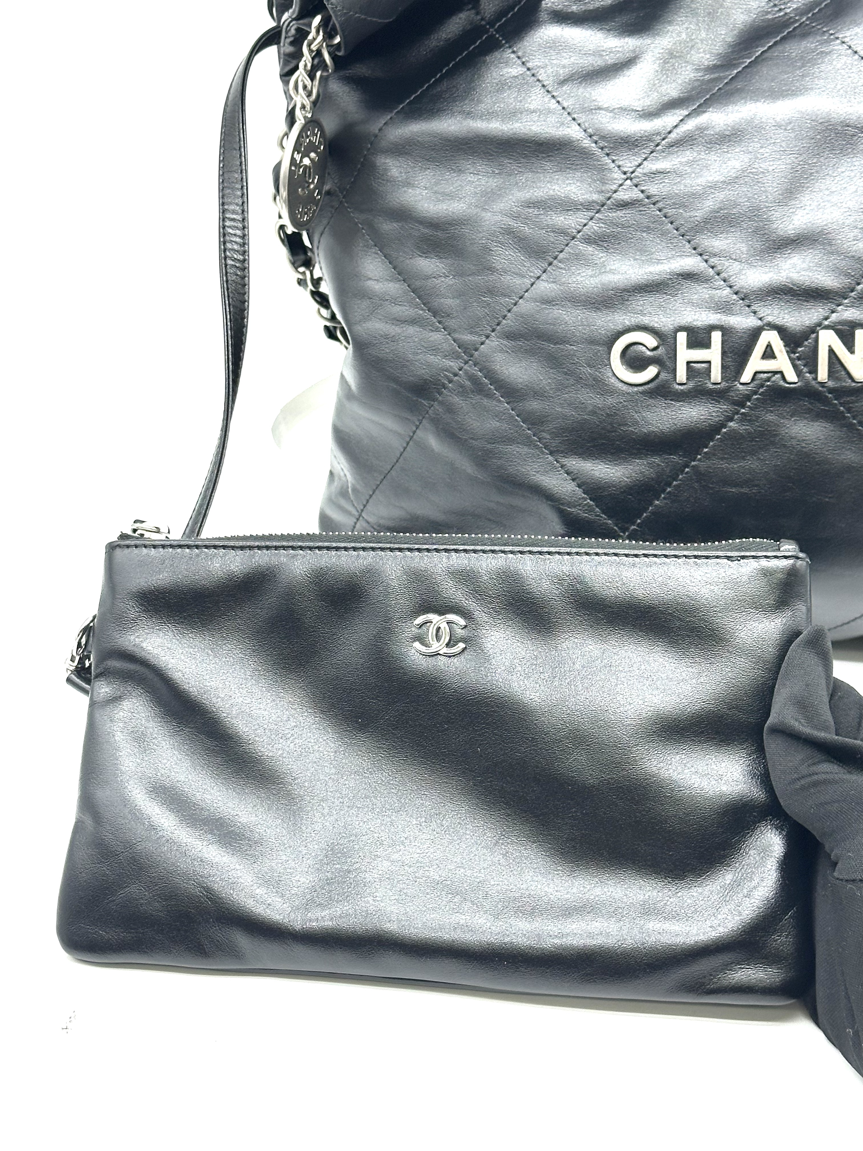 Pre-Owned CHANEL 22 Bag / Product Code: 26052408