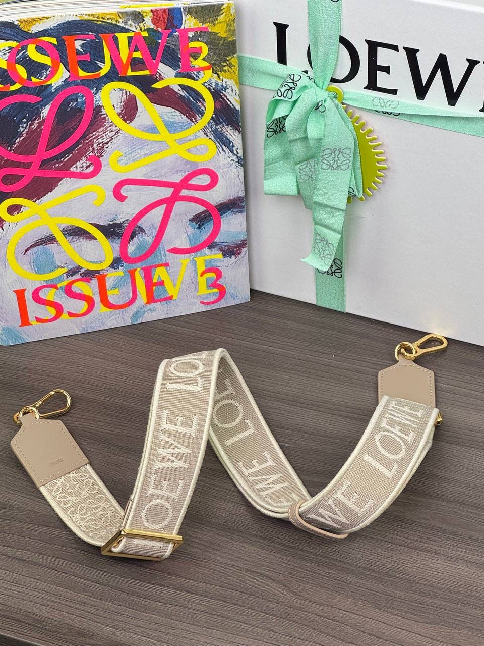 𝐀𝐧𝐚𝐠𝐫𝐚𝐦 刺绣肩带「沙色」 👈 全新升级上线♻️ 尺寸:𝟗𝟗-𝟒𝐜𝐦（长度可调节） 编码：182323