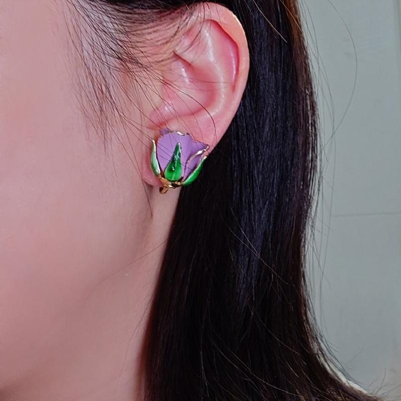 Vintage 3D Purple Rose Bud Clip Earrings from Germany (C038)