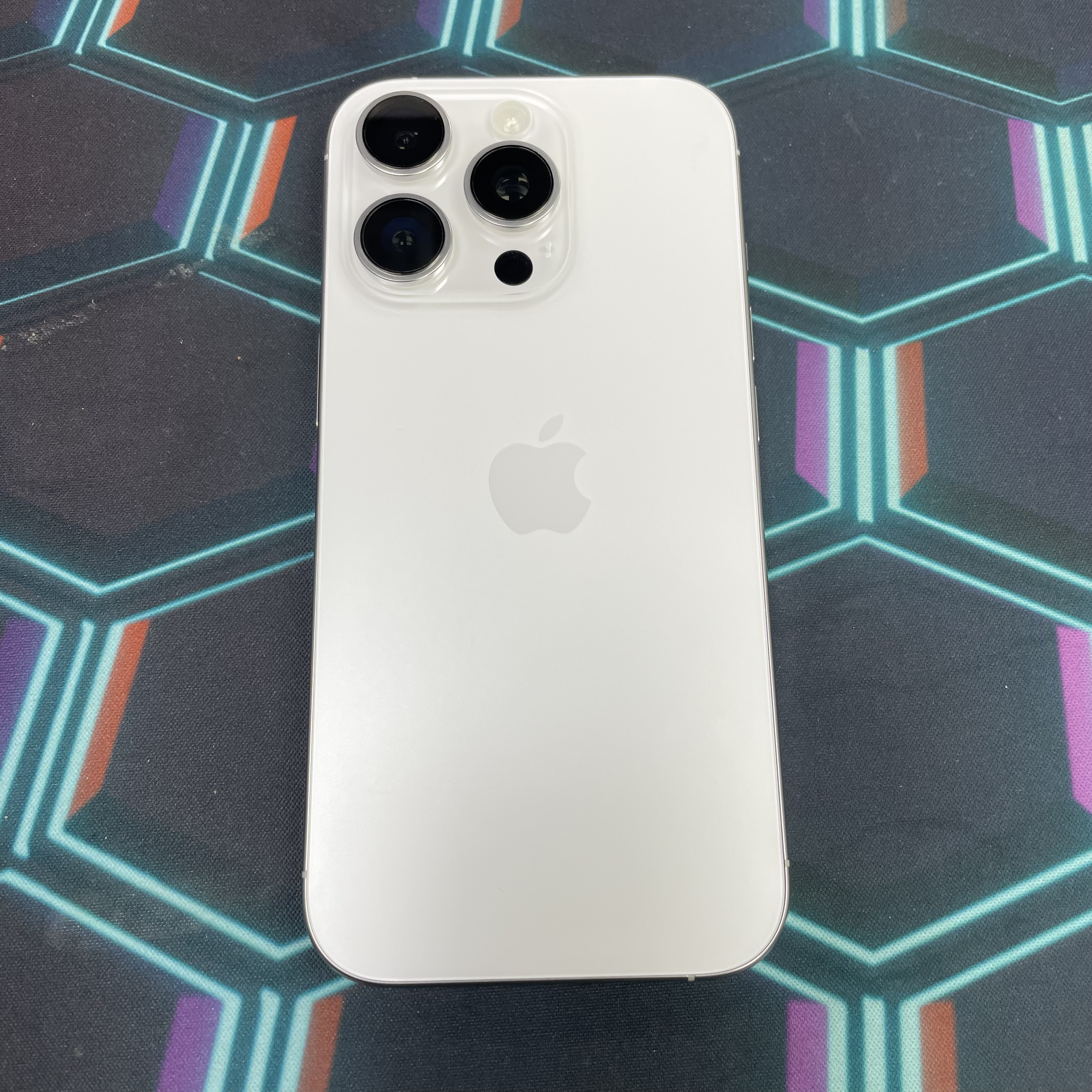 *8082 16 Pro 勁靚機 256GB 電81 白色 white