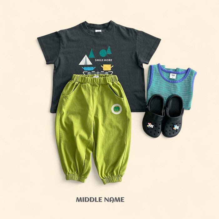 🇰🇷middle name tee