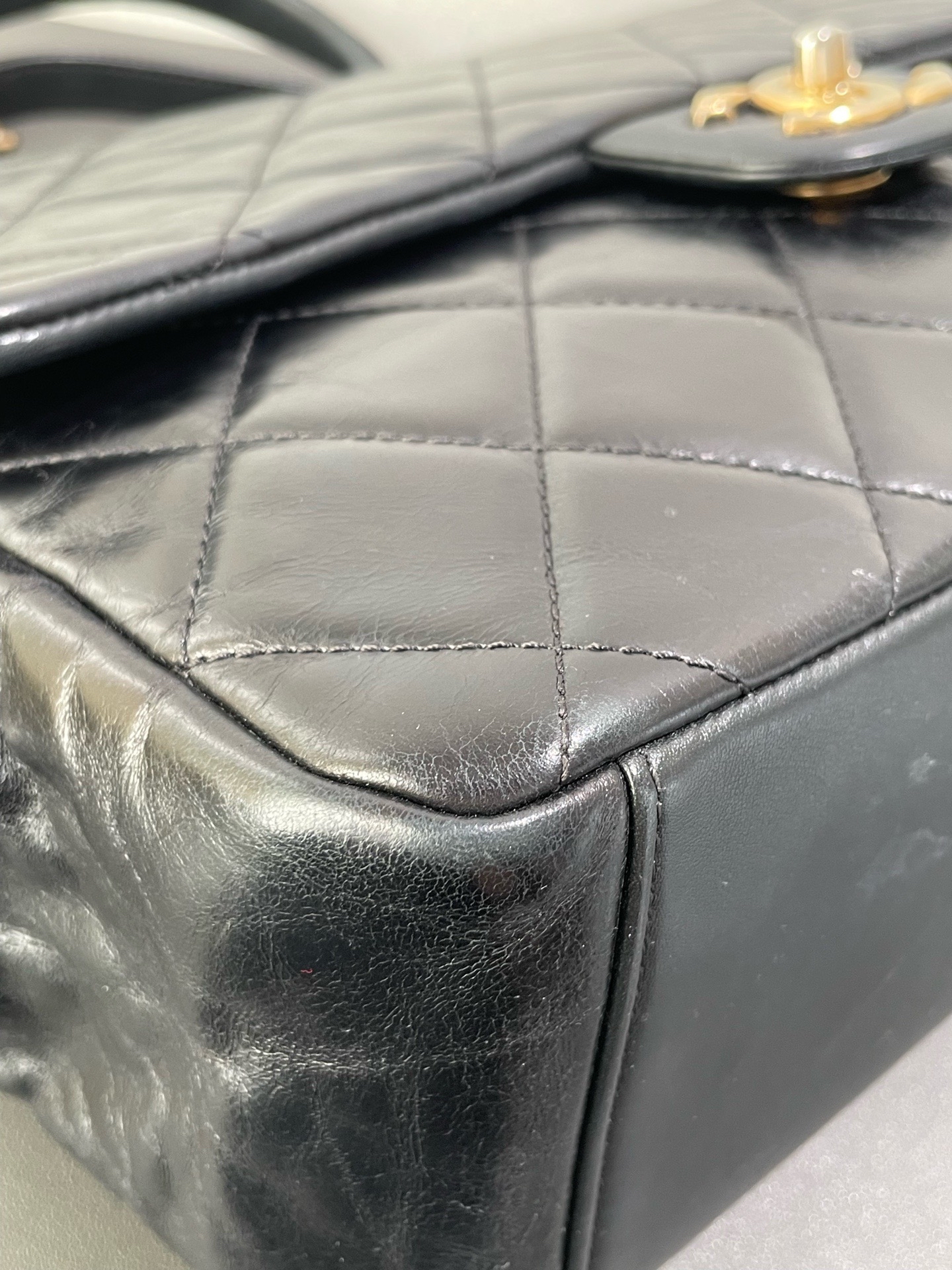 【預訂貨品】 Chanel 黑金油蠟皮 復古郵差包