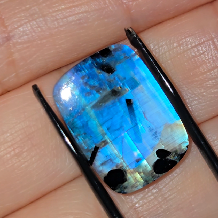 Gem-grade blue flash moonstone from India - MS2