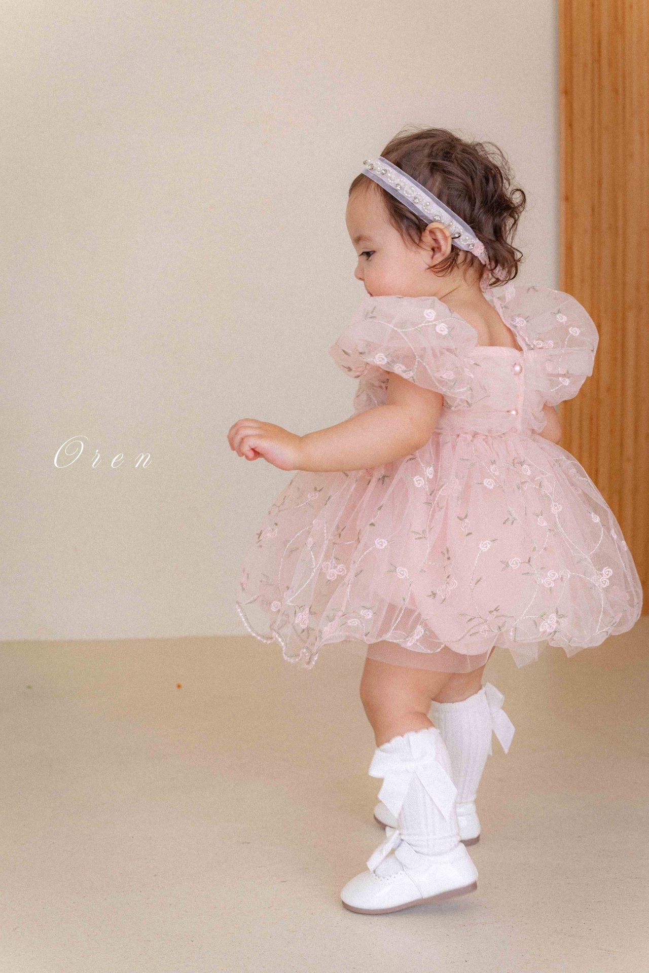 ☀️預訂 韓國直送☀️🇰🇷Oren Roslyn Bloom兩色花卉刺繡泡泡袖包屁裙/連身裙