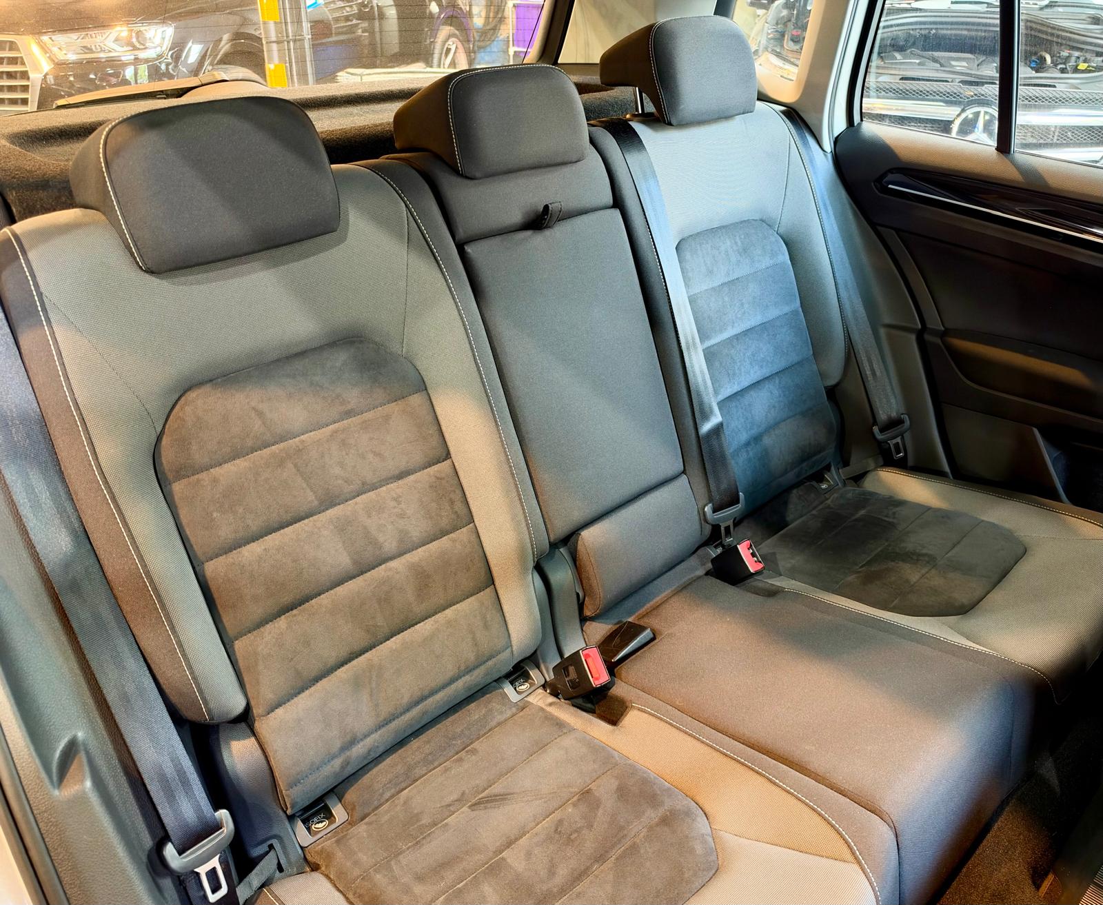 Volkswagen Golf Sportsvan 230 TSI 2017
