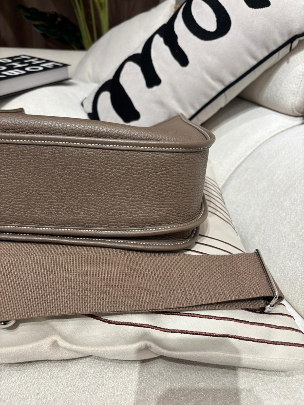 Hermes Evelyne 33,etoupe ,STAMP B,大象灰銀扣 100%Authentic ,98%new ✅內袋✅肩帶✅塵袋✅BOX