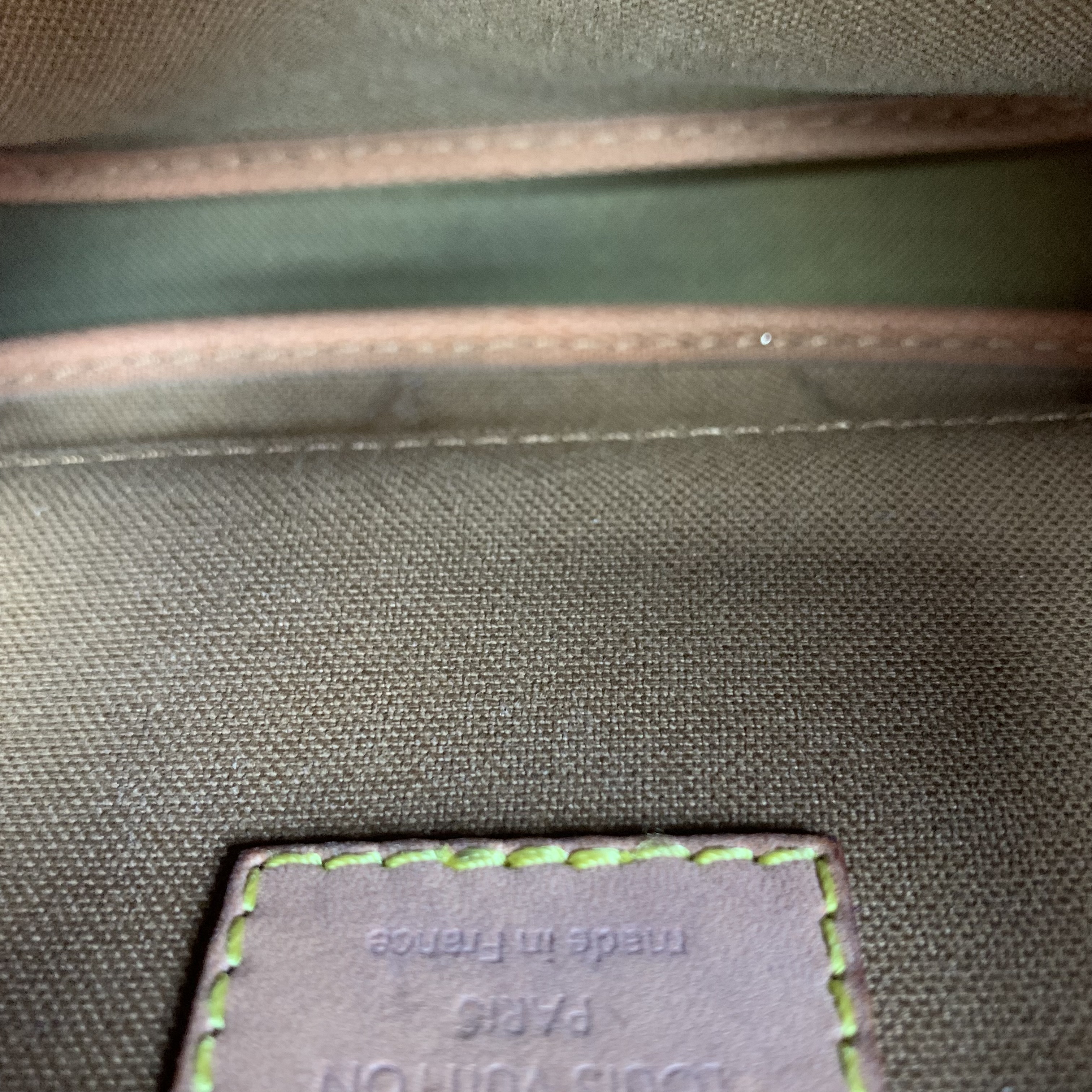 LV老花五合一金扣手挽肩背棕色包