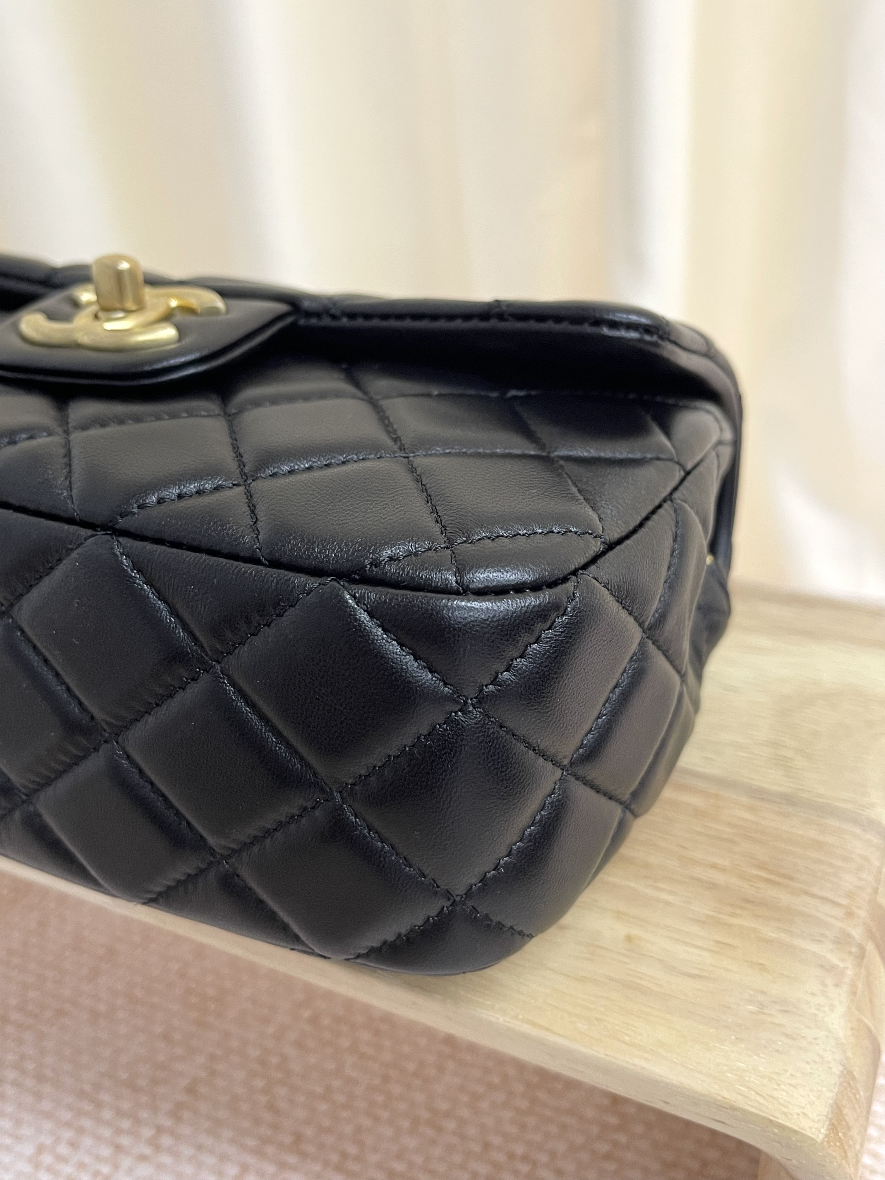 Unused item Chanel Coco de Toi Heart Chain Square Flap Bag/ Product Code: 26020602