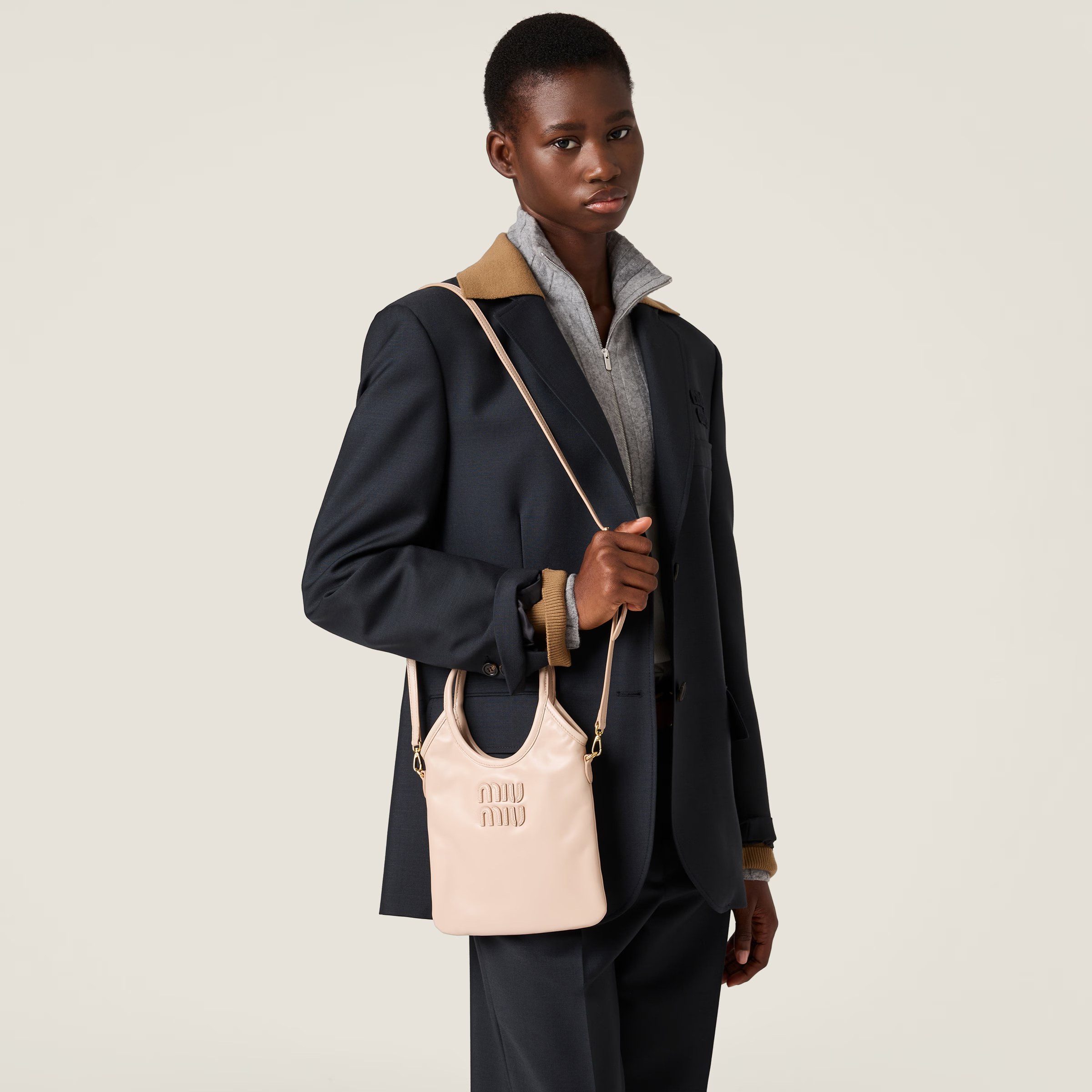 指定貨品優惠✨訂貨📮MIUMIU small IVY Bag  Size 24x20cm 跟可調節肩帶