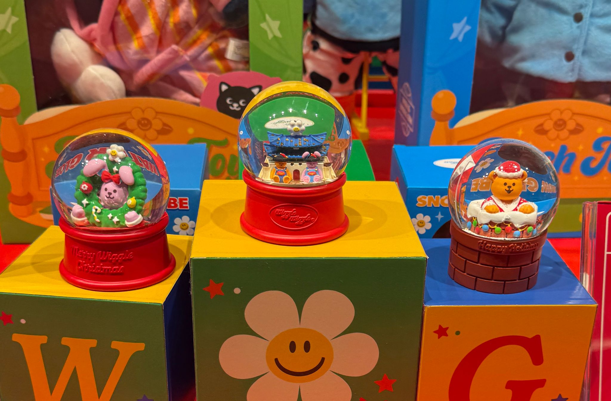 Wiggle wiggle bear snow globe Bunny 🐰/ flower / bear