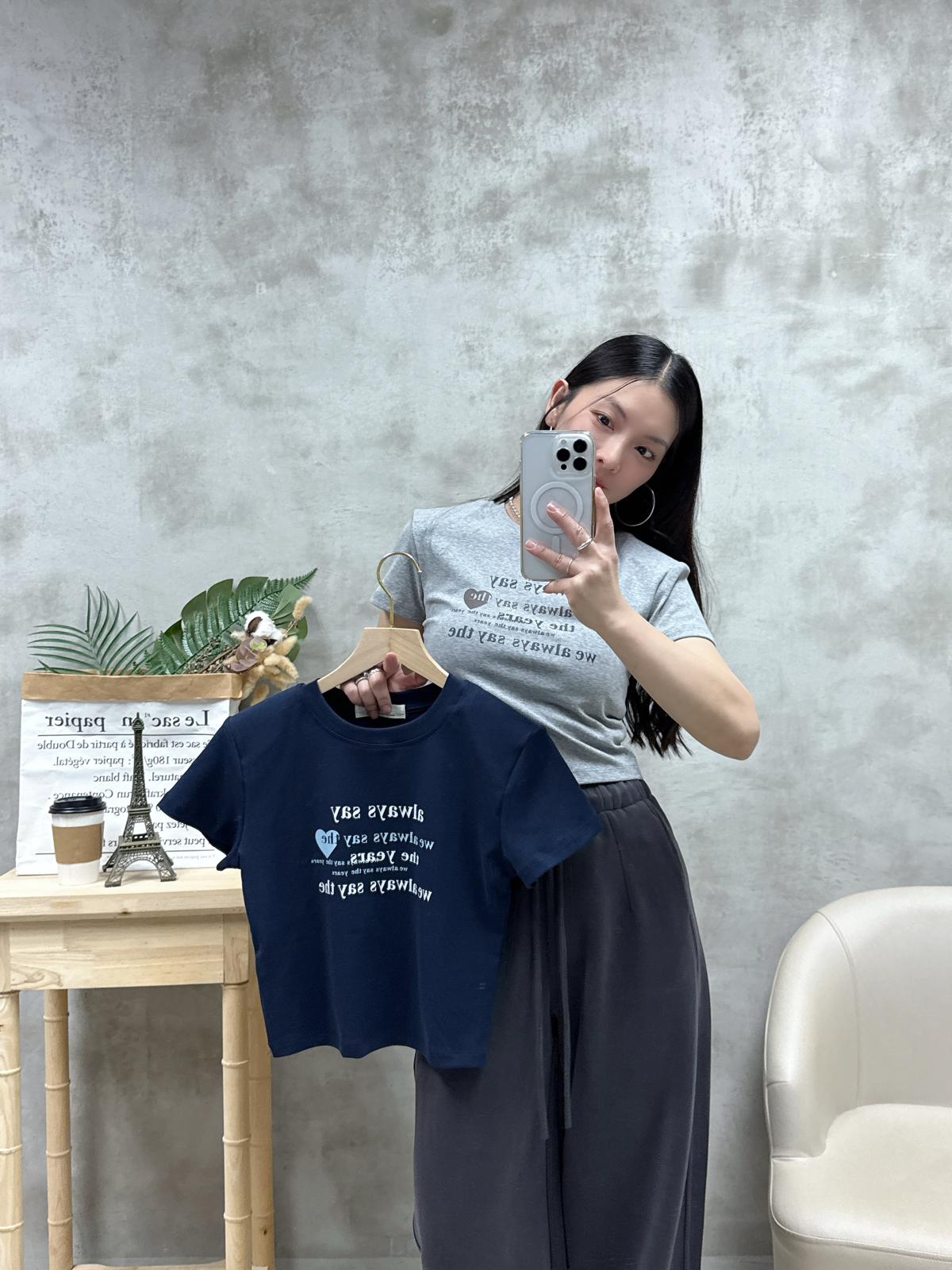 D13 細英文字短Tee