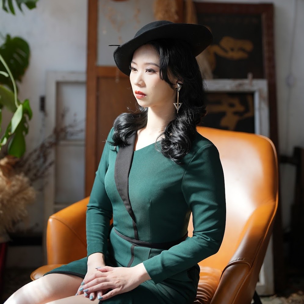  (Ready Made) 1950s Inspired Two-Tone Linear Highlight Wiggle Dress - Green x Black (FM201)
