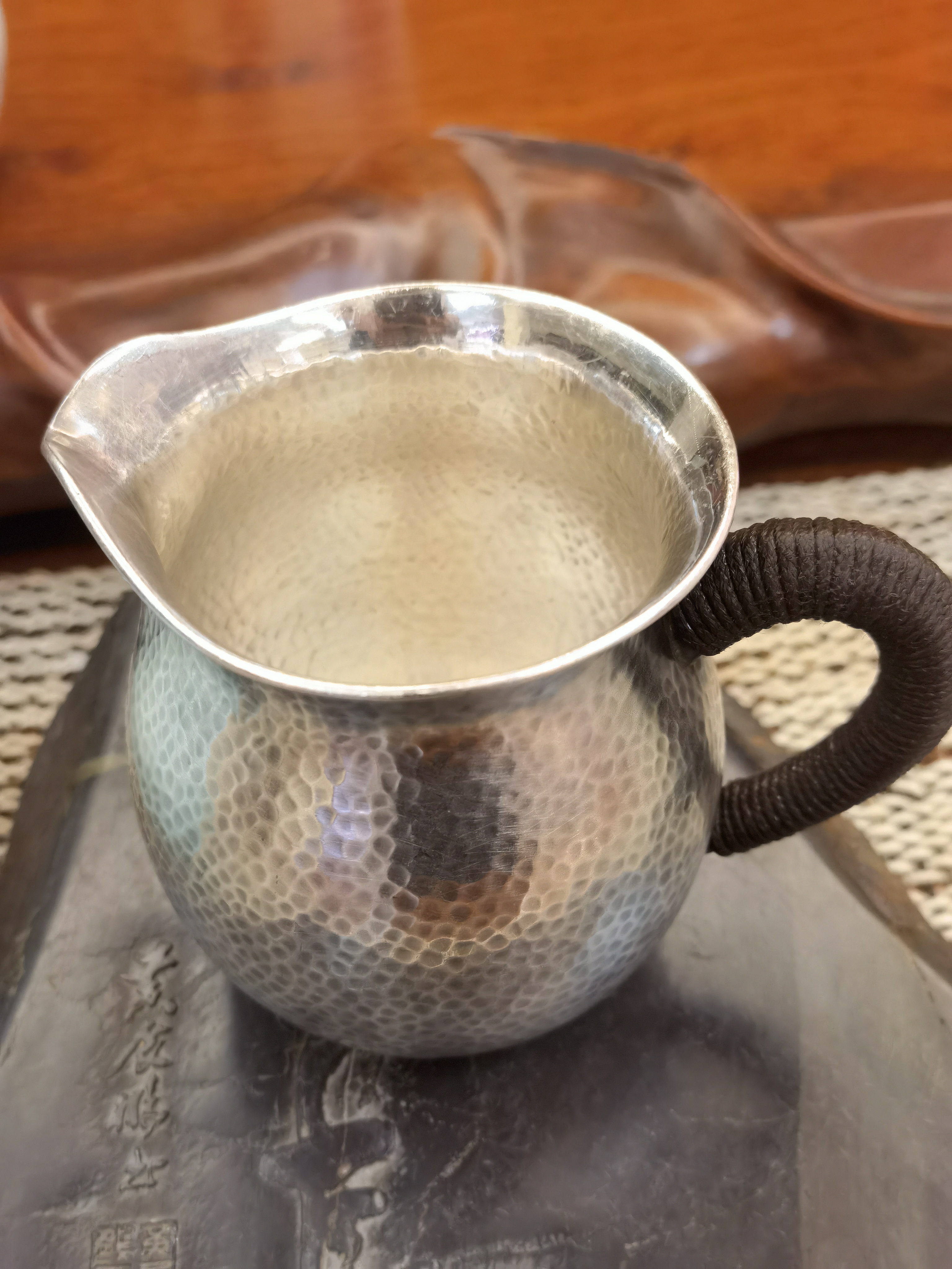 46-錘紋銀質公度杯，附編織手柄<有需要請聯絡我們 852-6329 6186>