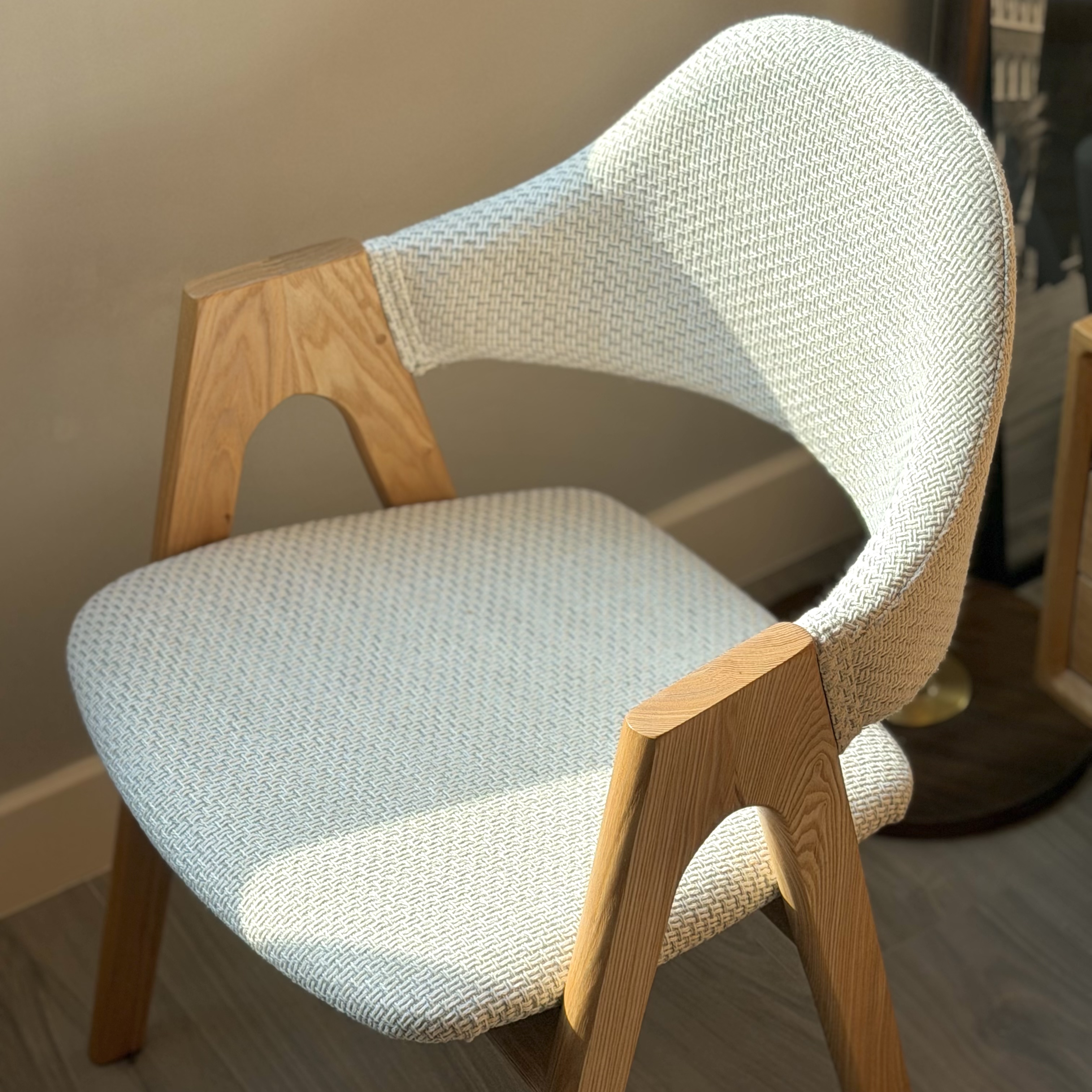 TAI Arm Chair 