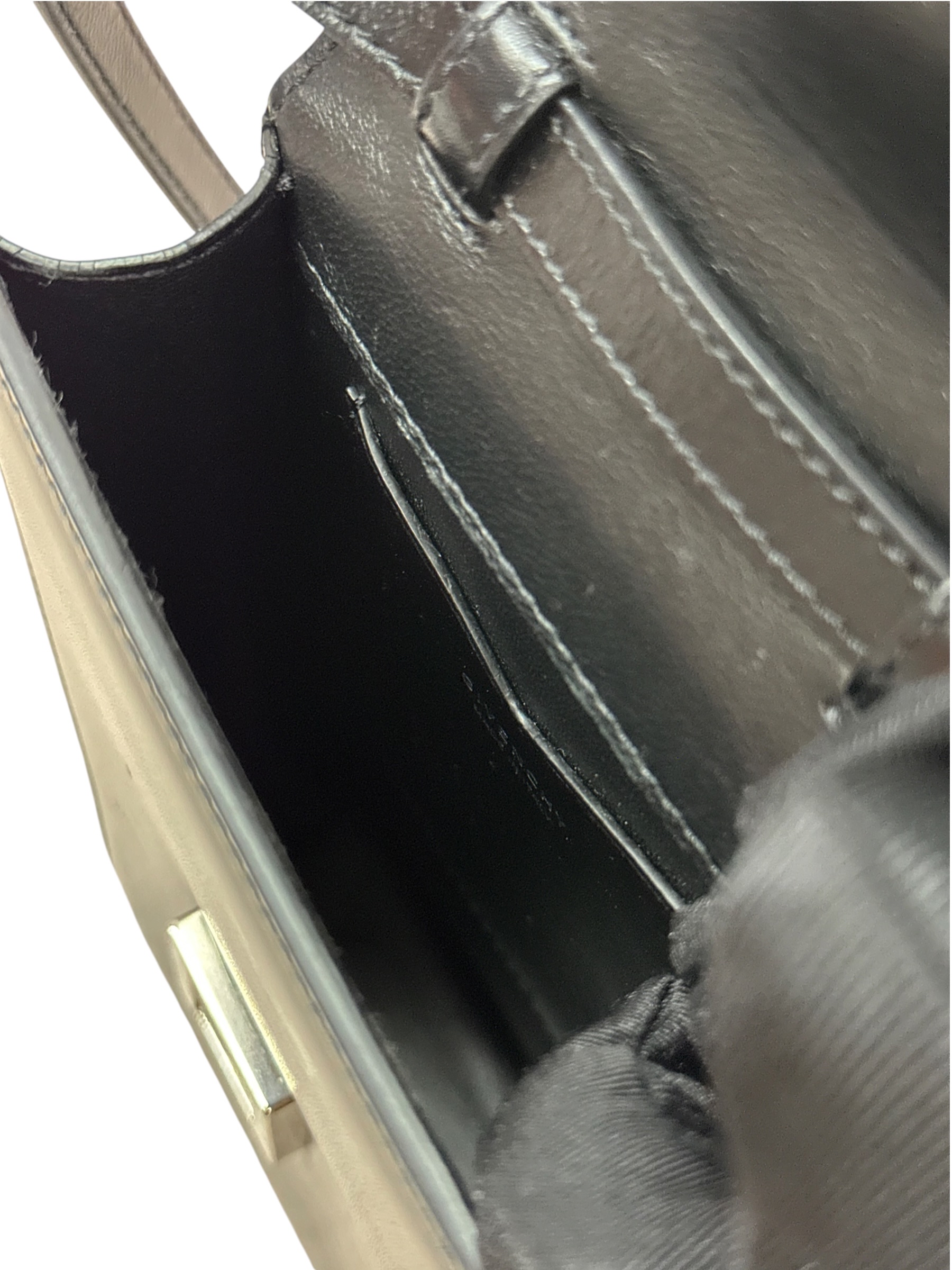 Pre-owned Givenchy Mini 4G Vertical Leather Bag / Product Code: 26052304
