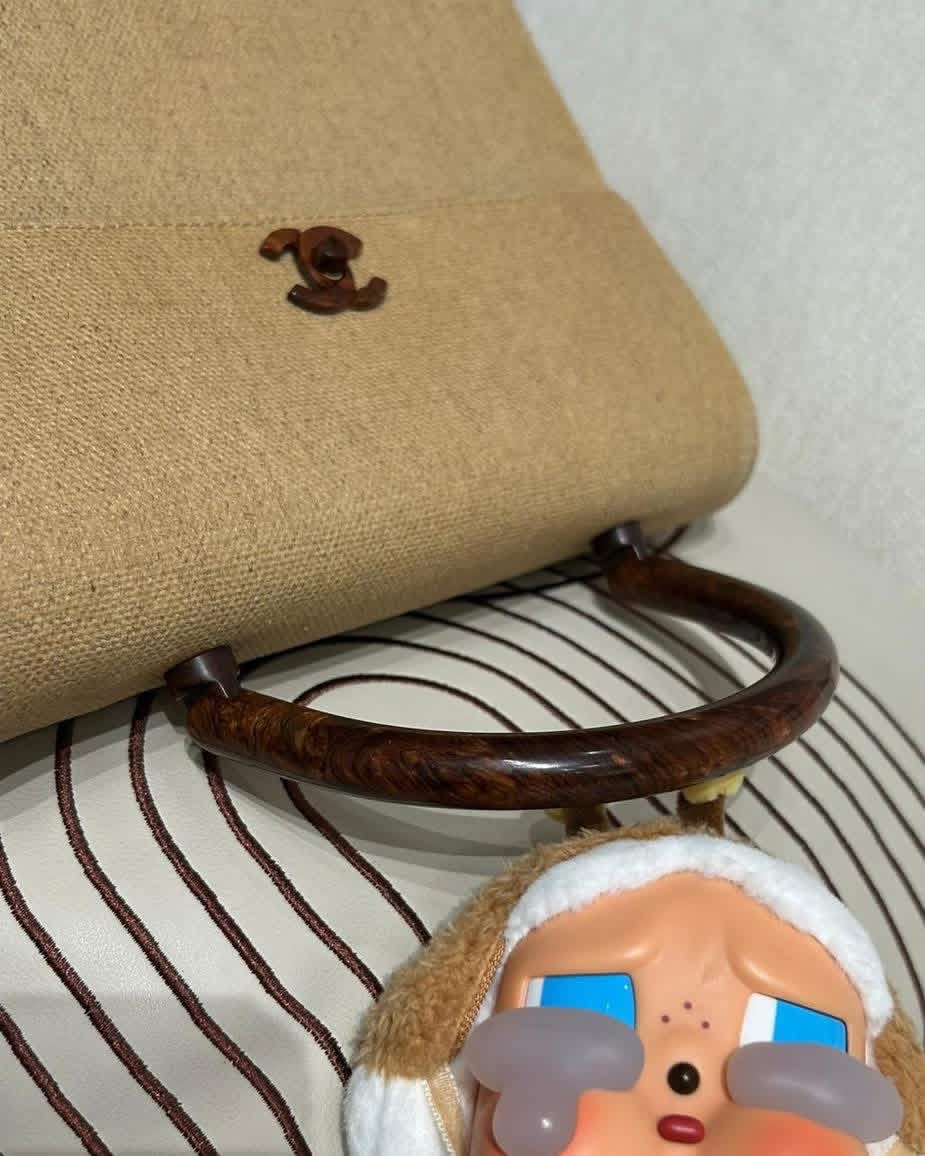 Chanel vintage Kelly bag  100%Authentic, 98%new  ✅card ✅ dust bag