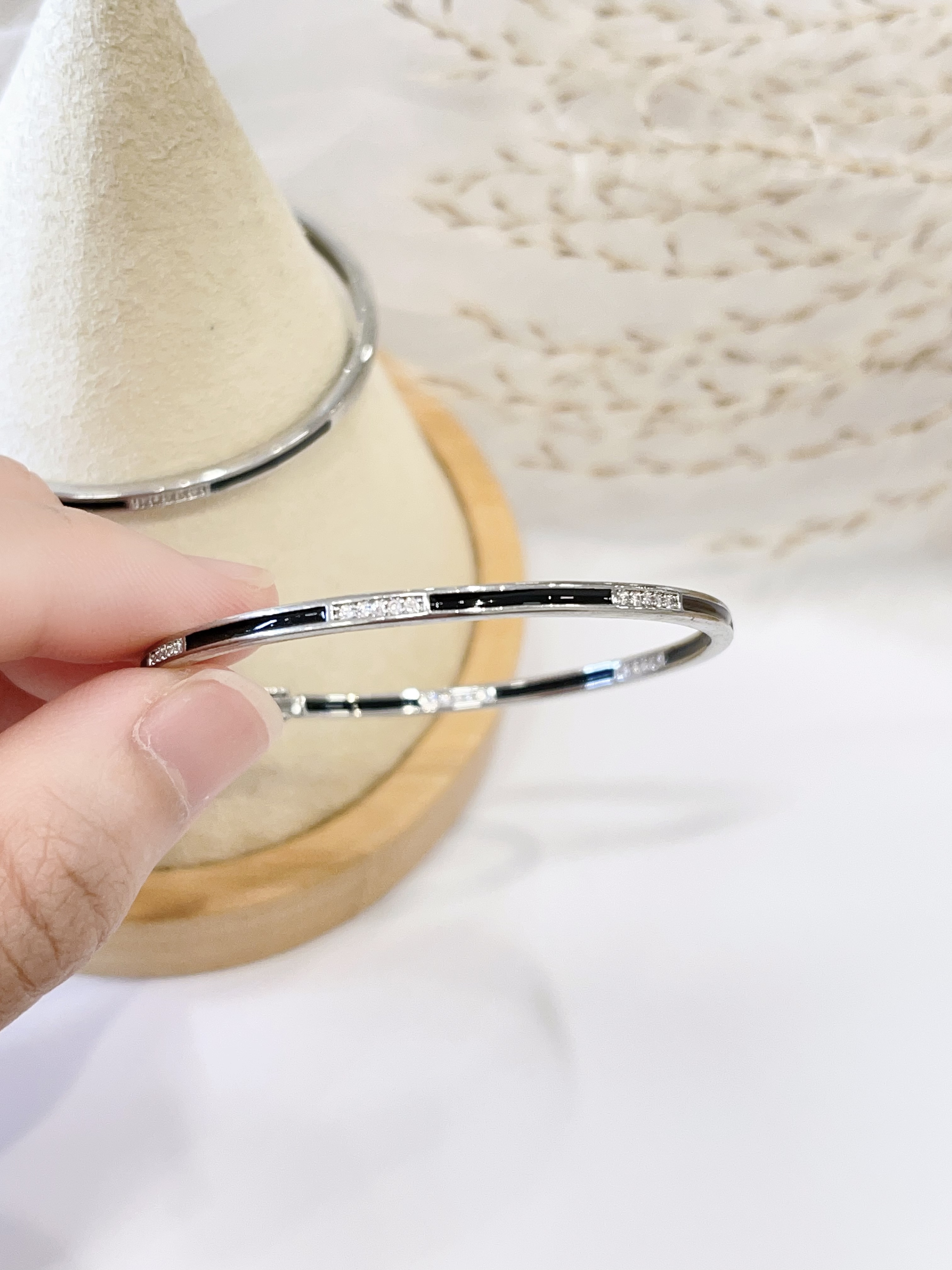 夜色微光镶钻耳环