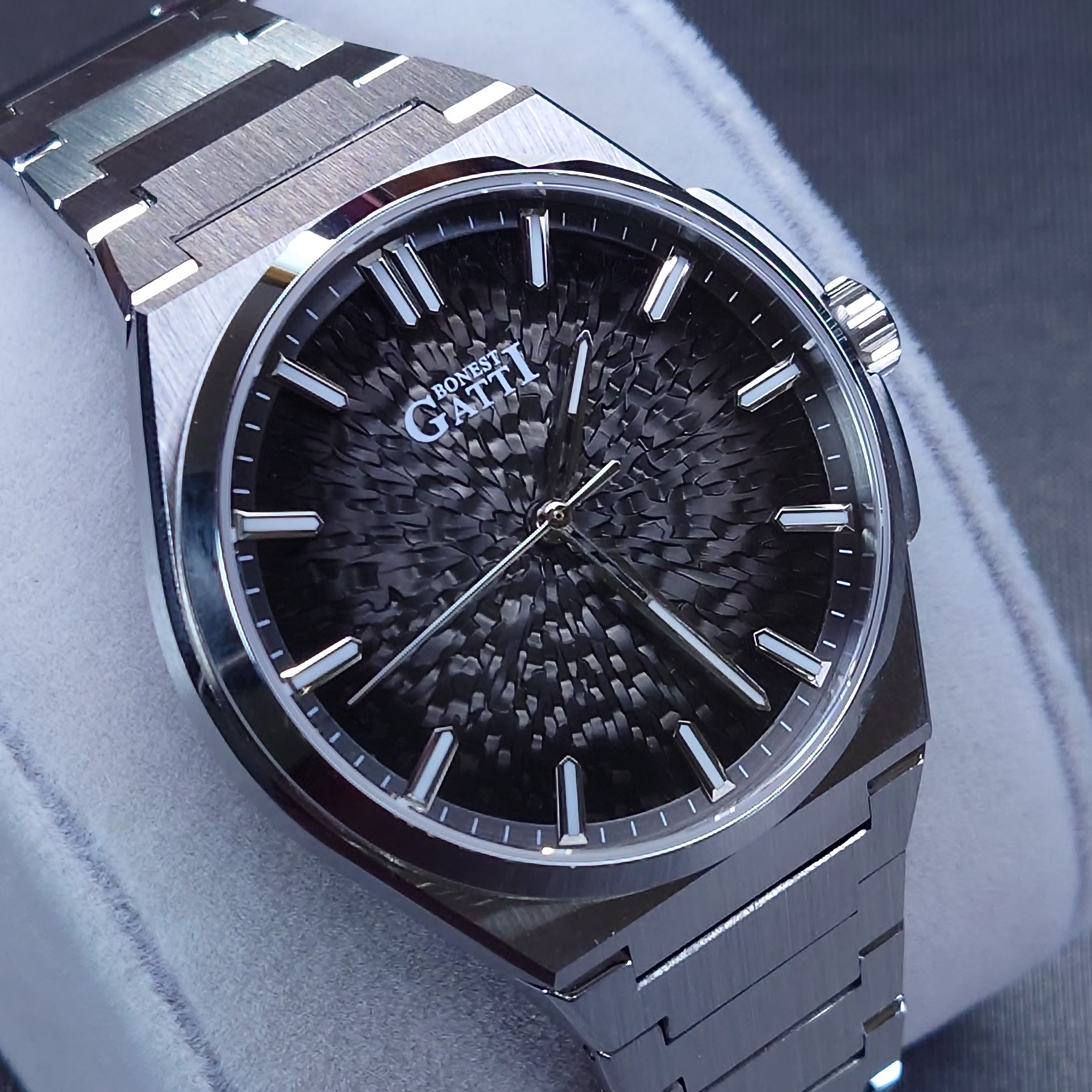 Bonest Gatti 冰裂紋一體式錶帶自動錶 BG8013-S1 Black