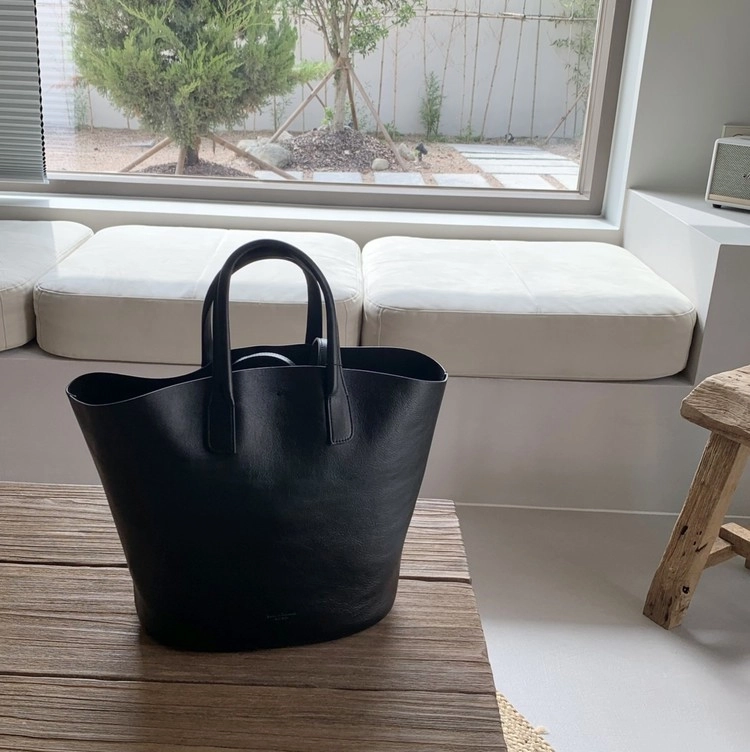 【26SS】預訂_Leather Bucket L By Bucks & leather