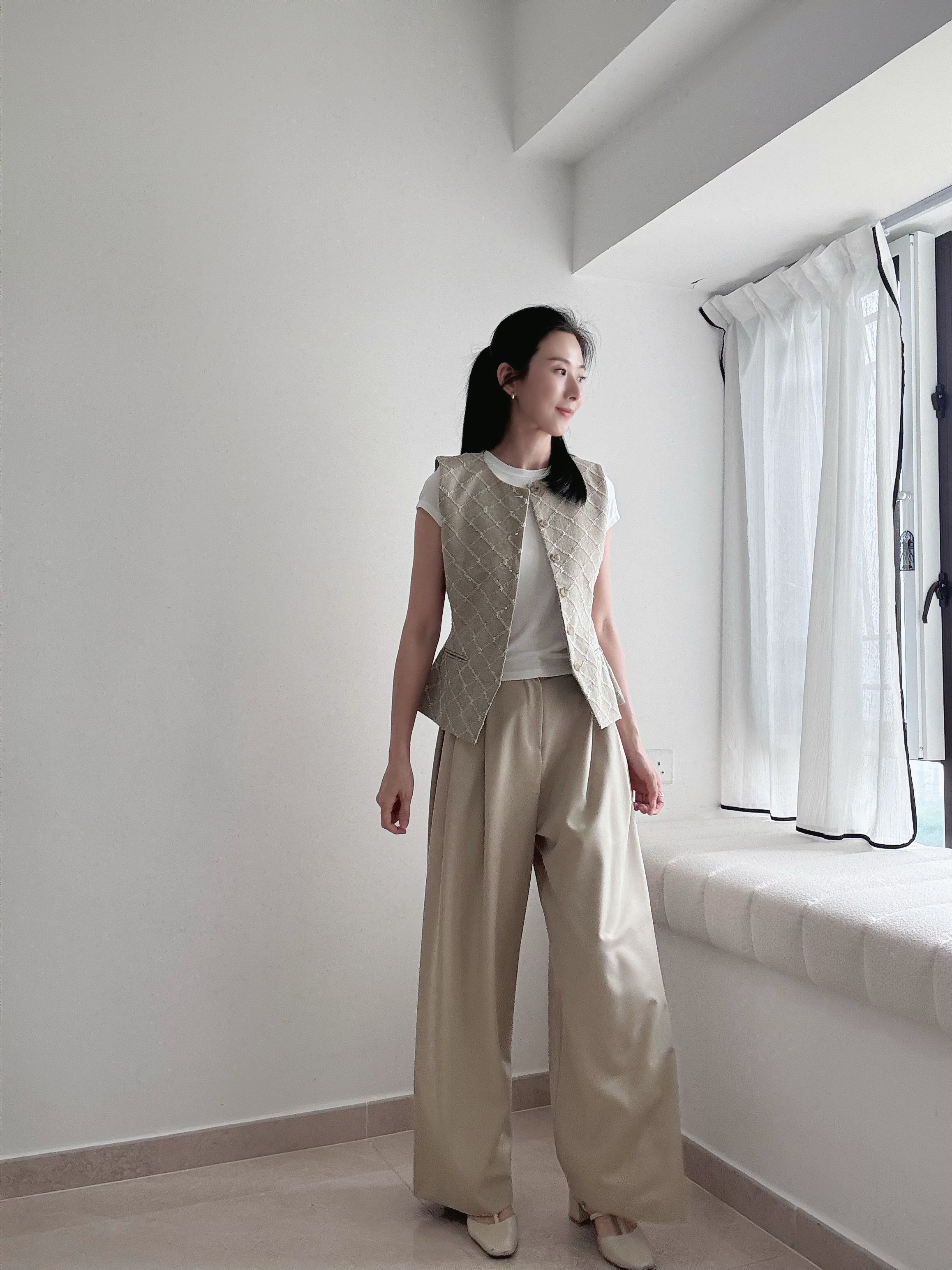 MARGOT Elegant Diamond Vest