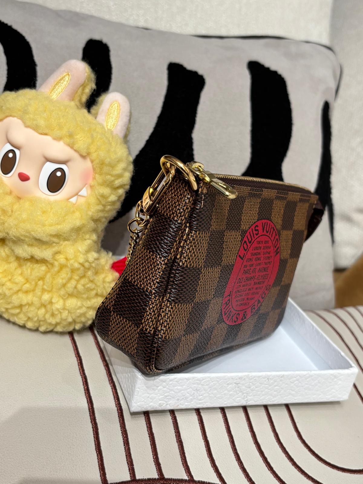 全新 Lv mini pochette limited edition 100%Authentic, 全新未使用品 ✅Dust bag