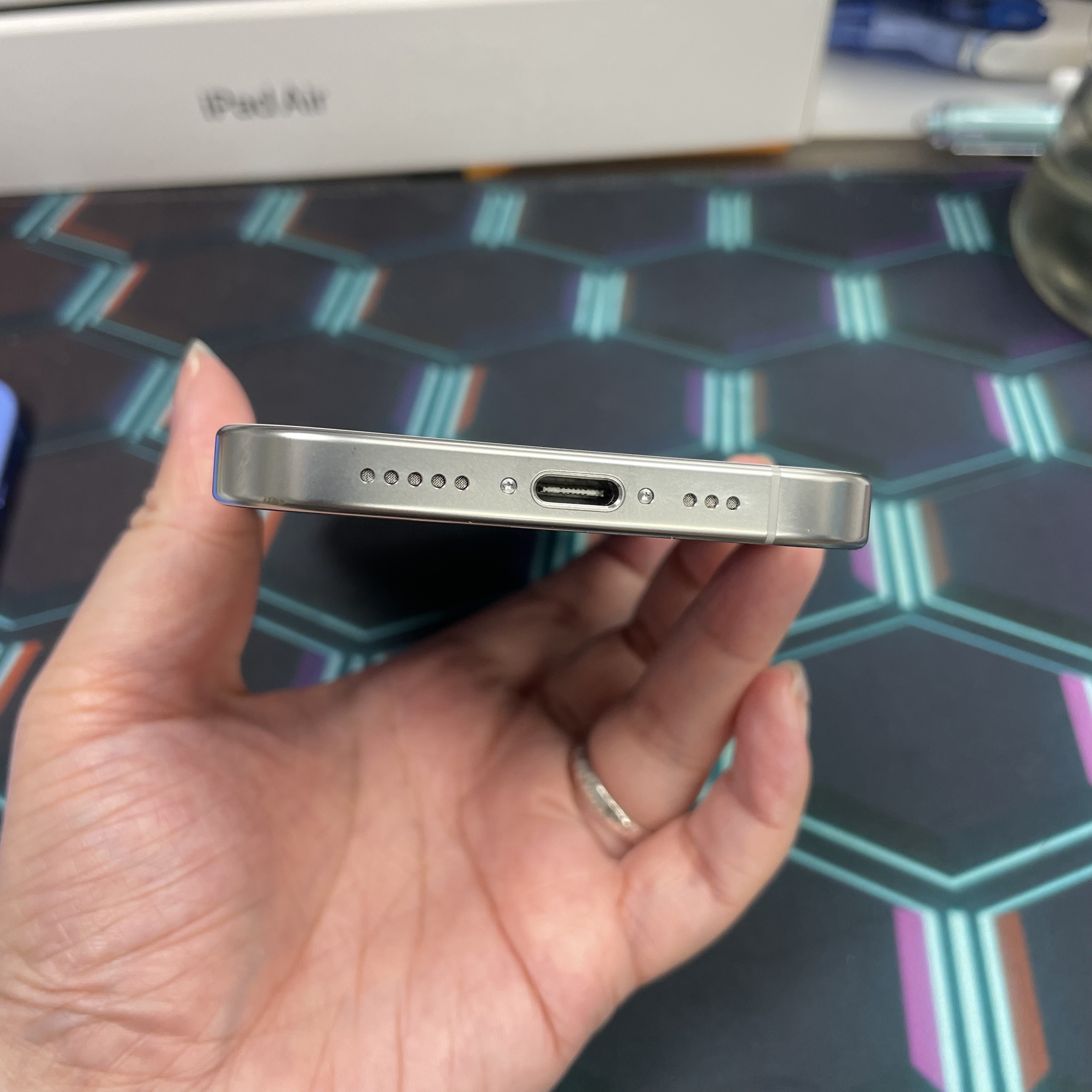 *8082 16 Pro 勁靚機 256GB 電81 白色 white