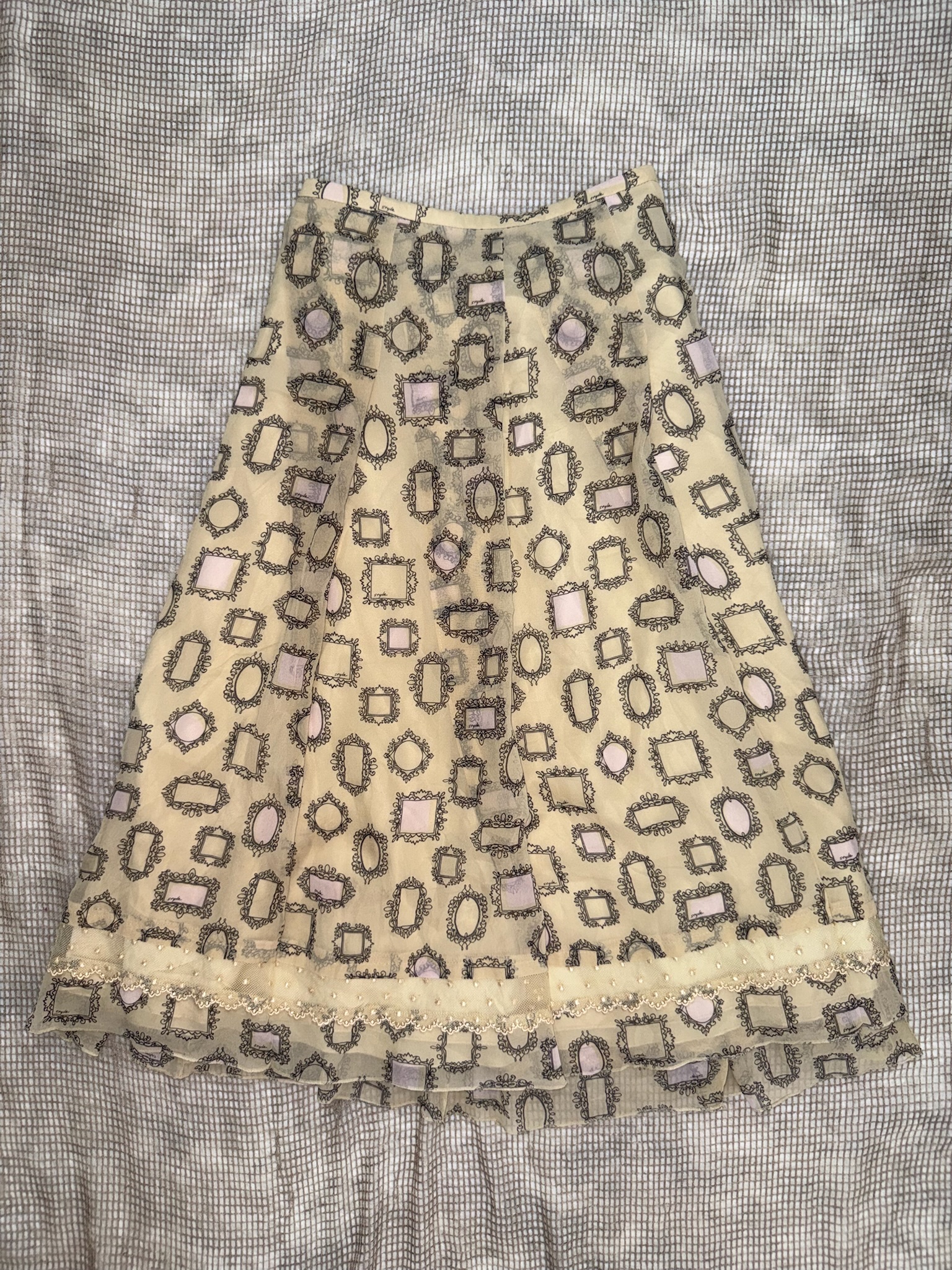 Vintage Cream Midi Skirt with Whimsical Retro Picture Frame Print