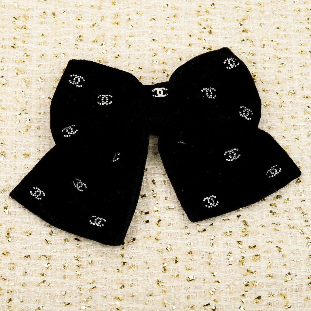 【原單】CHANEL 水鑽黑絲絨蝴蝶結髮夾 - 禮盒裝