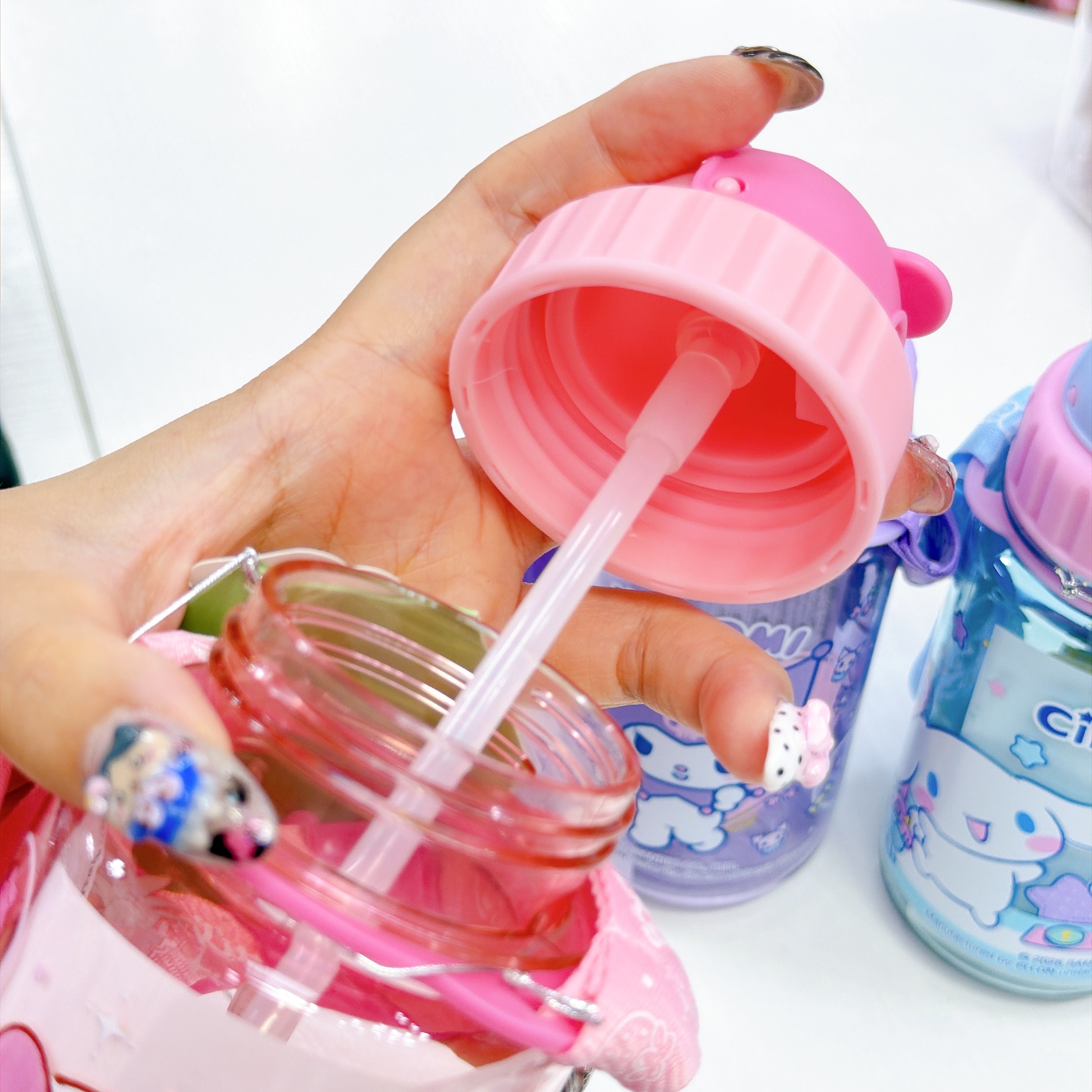 原裝行貨Sanrio Kuromi kitty cn新款350毫升水樽連飲管及斜孭繩/耐熱90度/ Bpa Bps free 