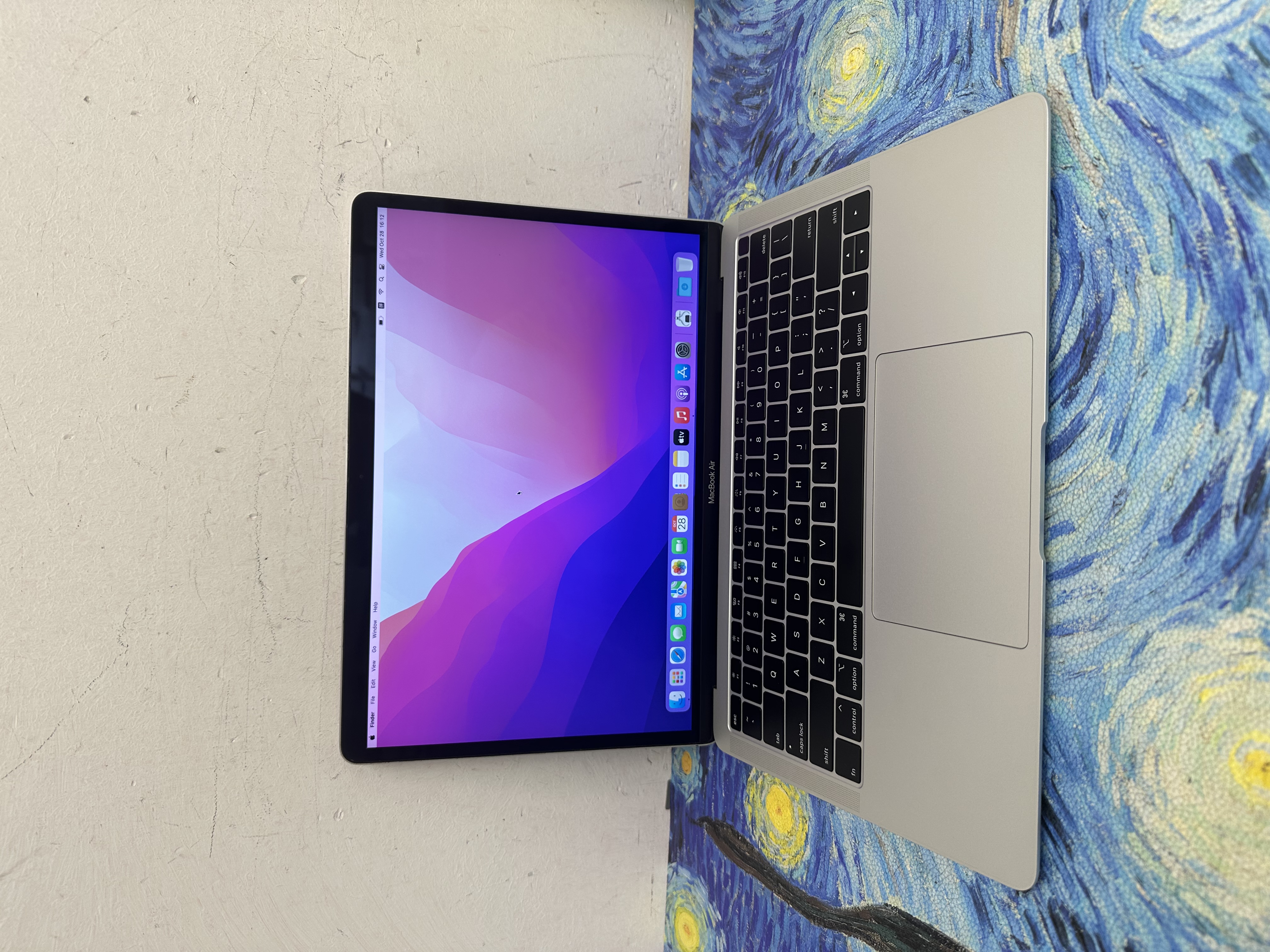 #5718 Apple Macbook air/13寸Retina i5 CPU /16GB Ram/512GB SSD/輕薄文書機/ Gaming Laptop / Notebook/ MacbookPro / Movie / Netflix