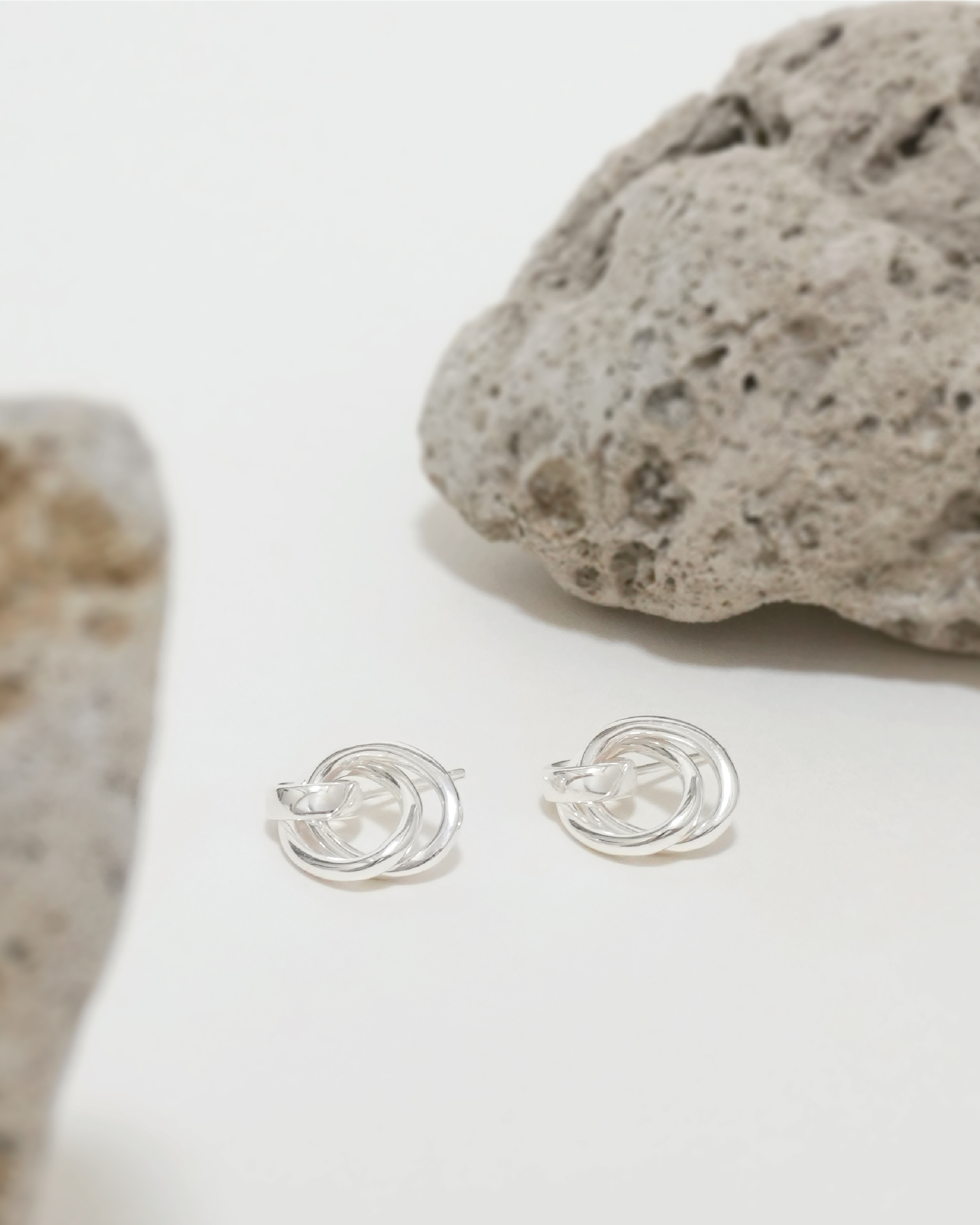 Minimalist lnterloop Earrings