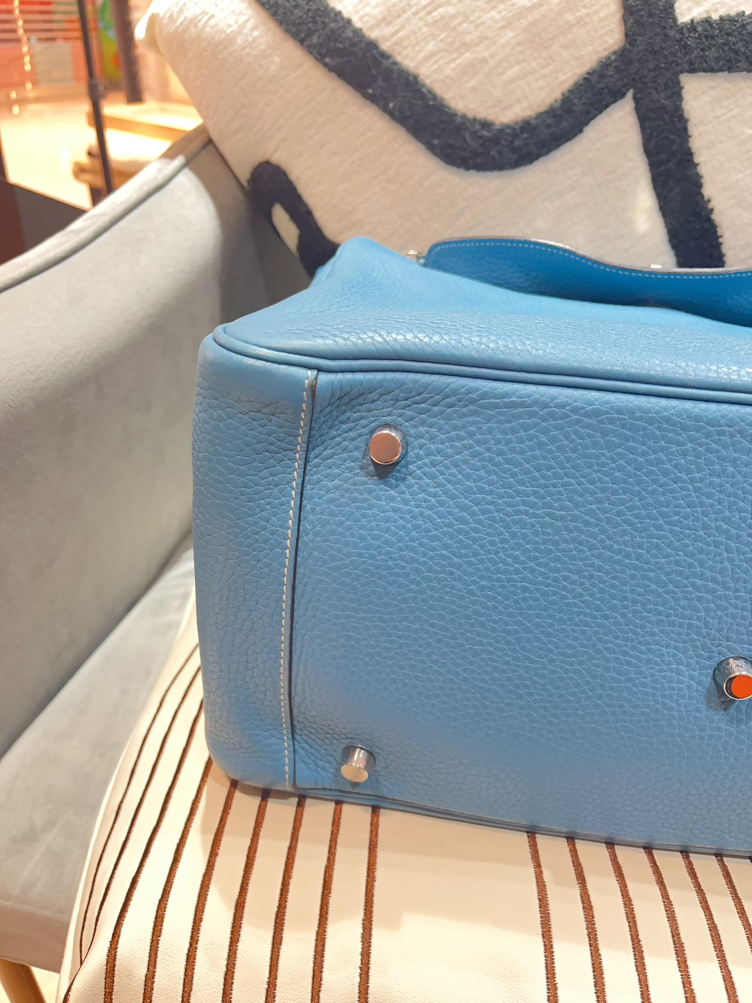 HERMES LIMDY 34,STAMP T,牛仔藍銀扣  100%Authentic, 95%new  ✅塵袋 
