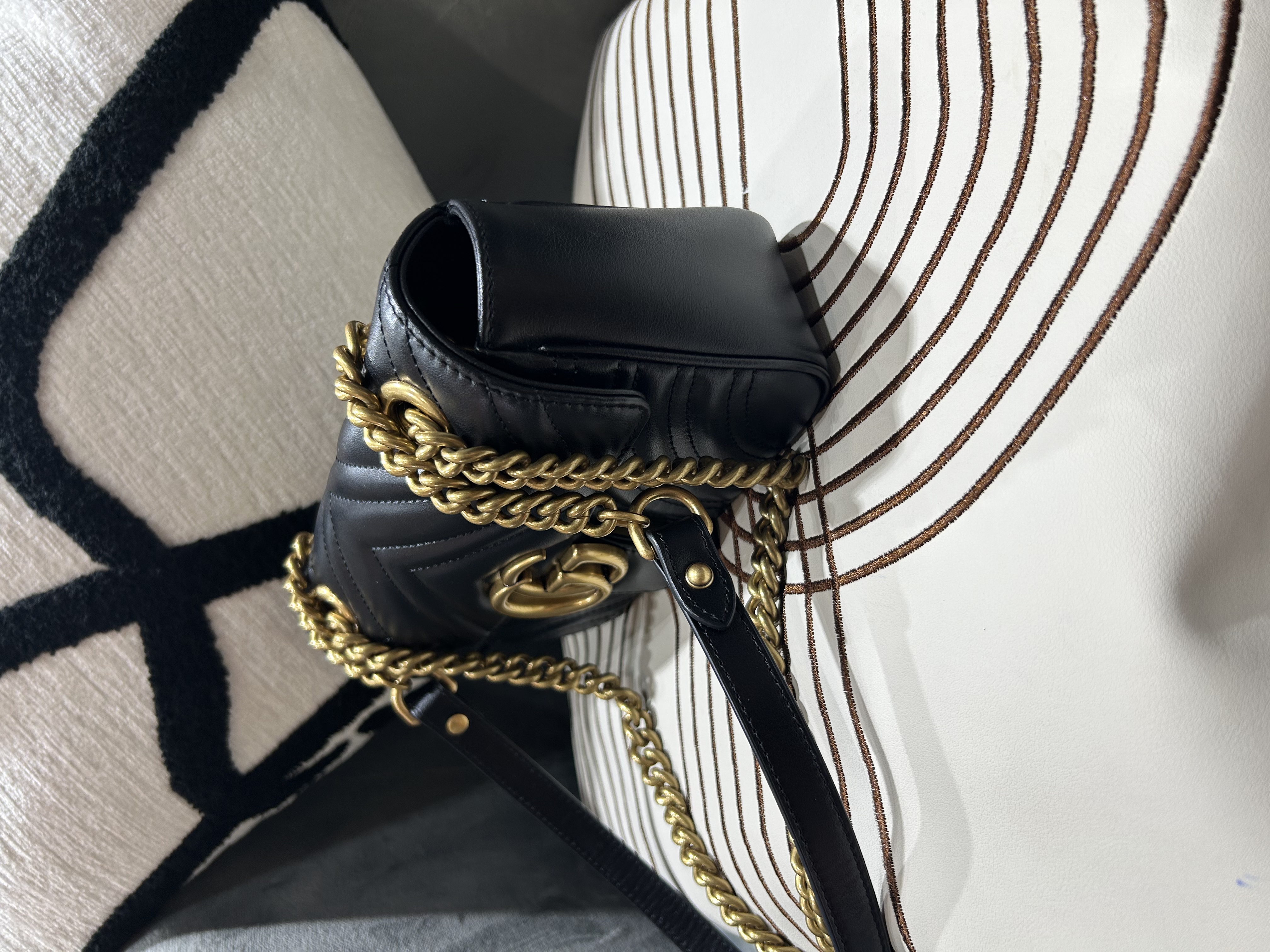 GUCCI GG MARMONT Shoulder Bag FLAP BAG 黑色牛皮金扣446744 100%Authentic, 95%New ✅Dust bag