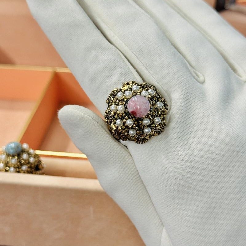 c.a.1960s German New Old Stock Glass Pearl Bead "Ice-Cream / Cupcake" Ring - Adjustable Size (C015)
