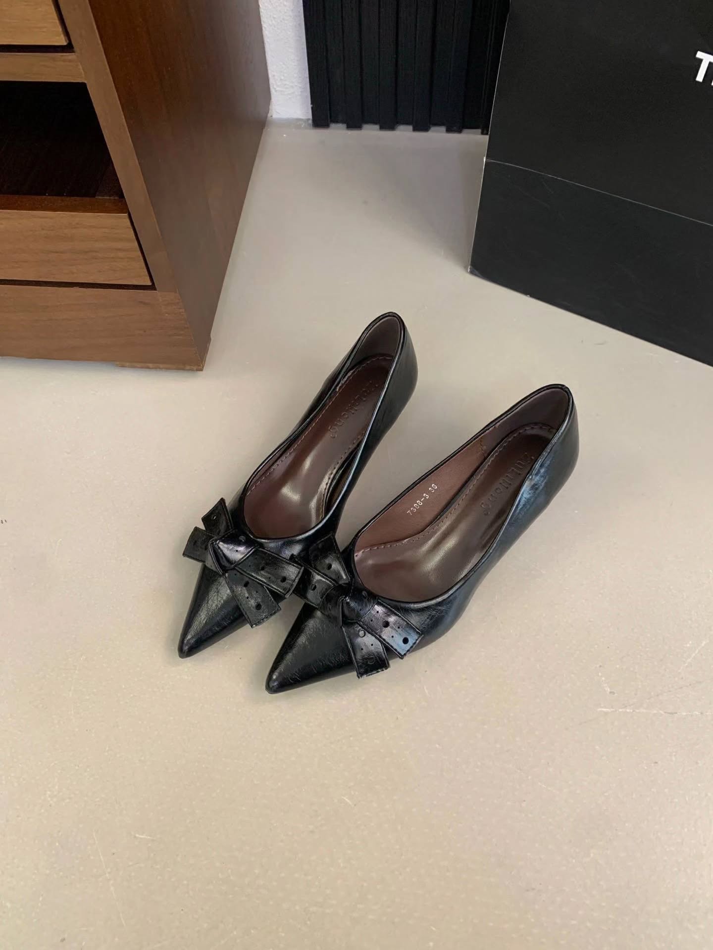 7388-3 法式蝴蝶结尖头单鞋🇨🇳