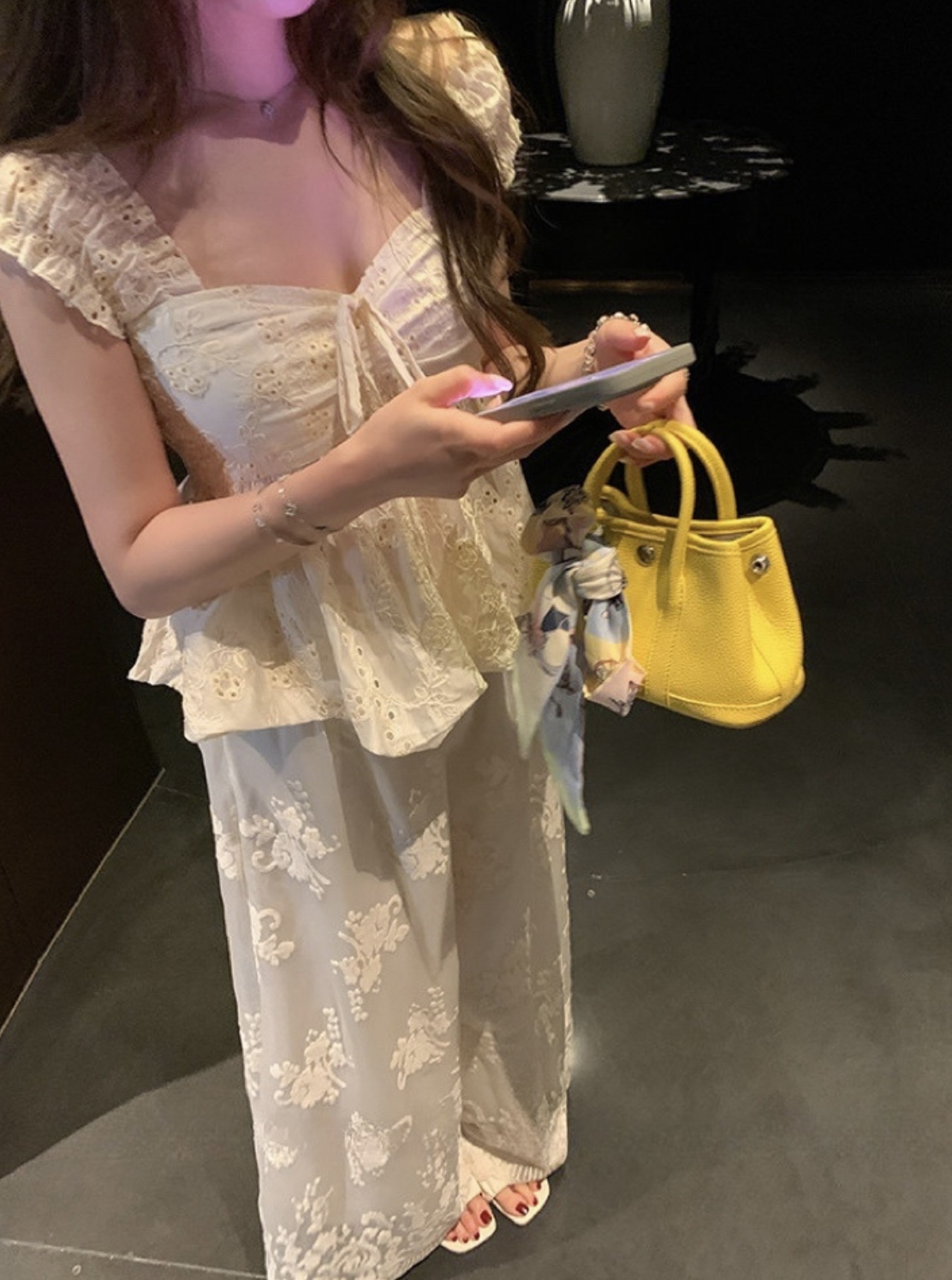1832 Beige Lace Ruffle Singlet Top 奶杏蕾丝荷叶边吊带